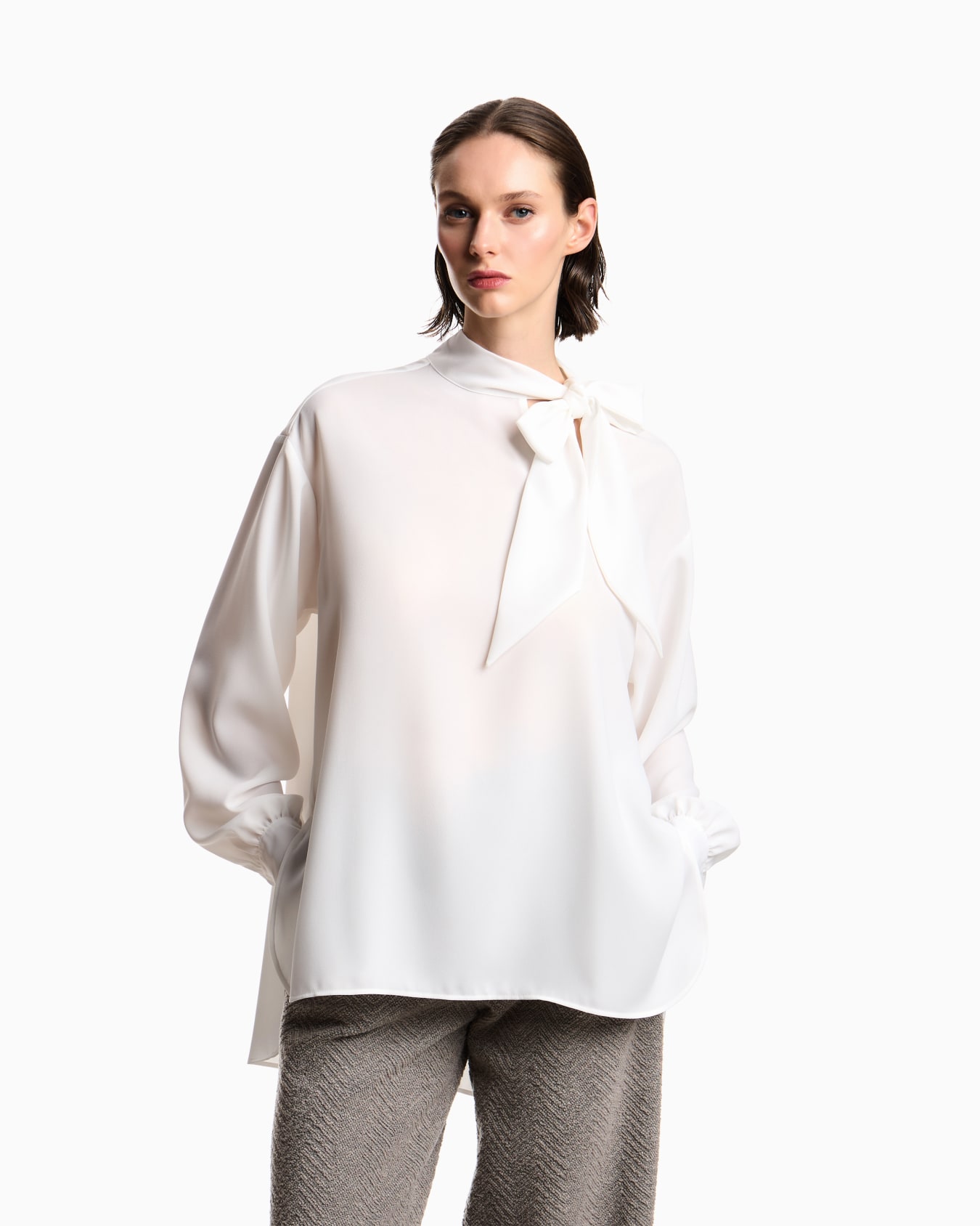Blouse à col foulard en crêpe fluide Diapositive 3