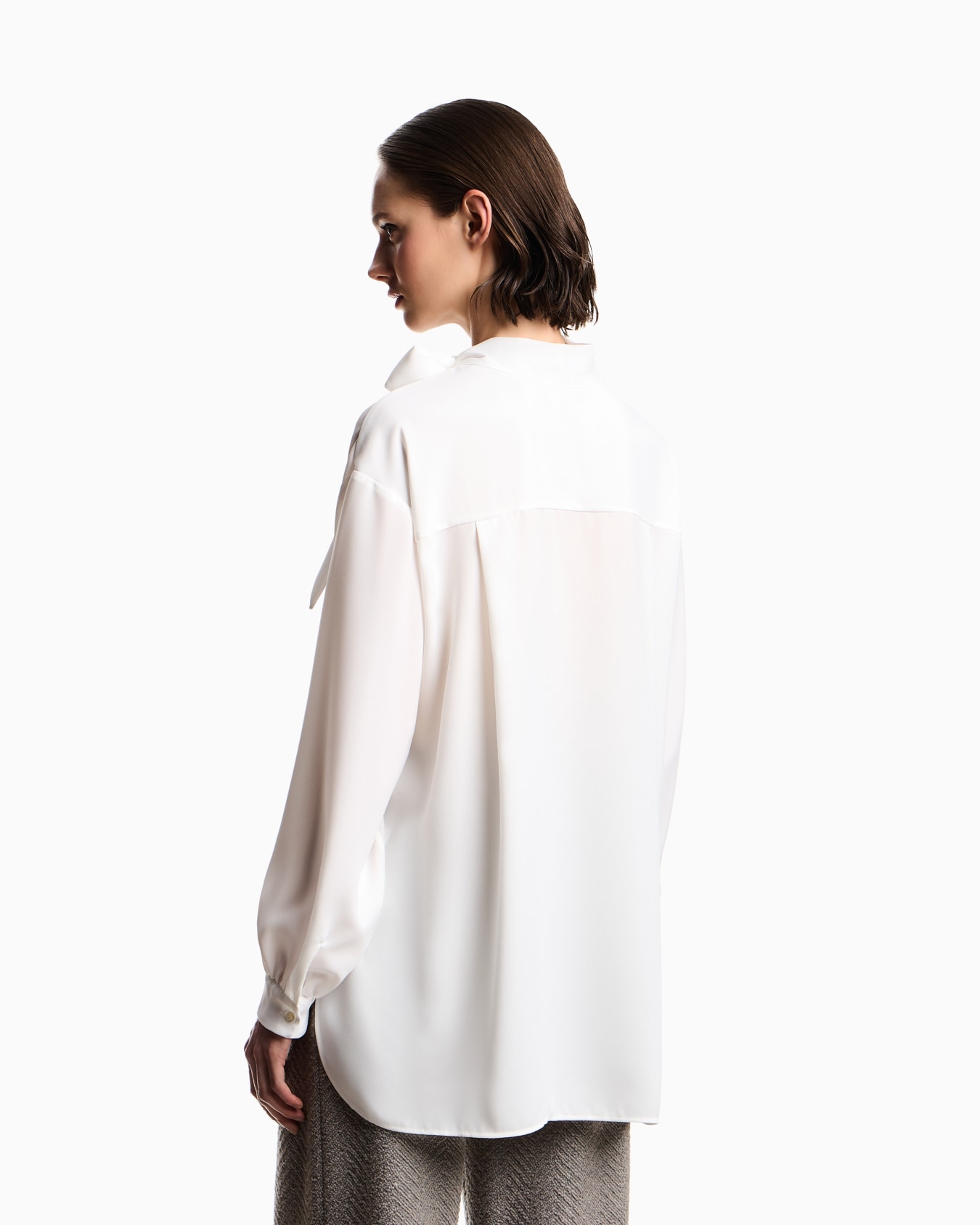 Blouse à col foulard en crêpe fluide Diapositive 2