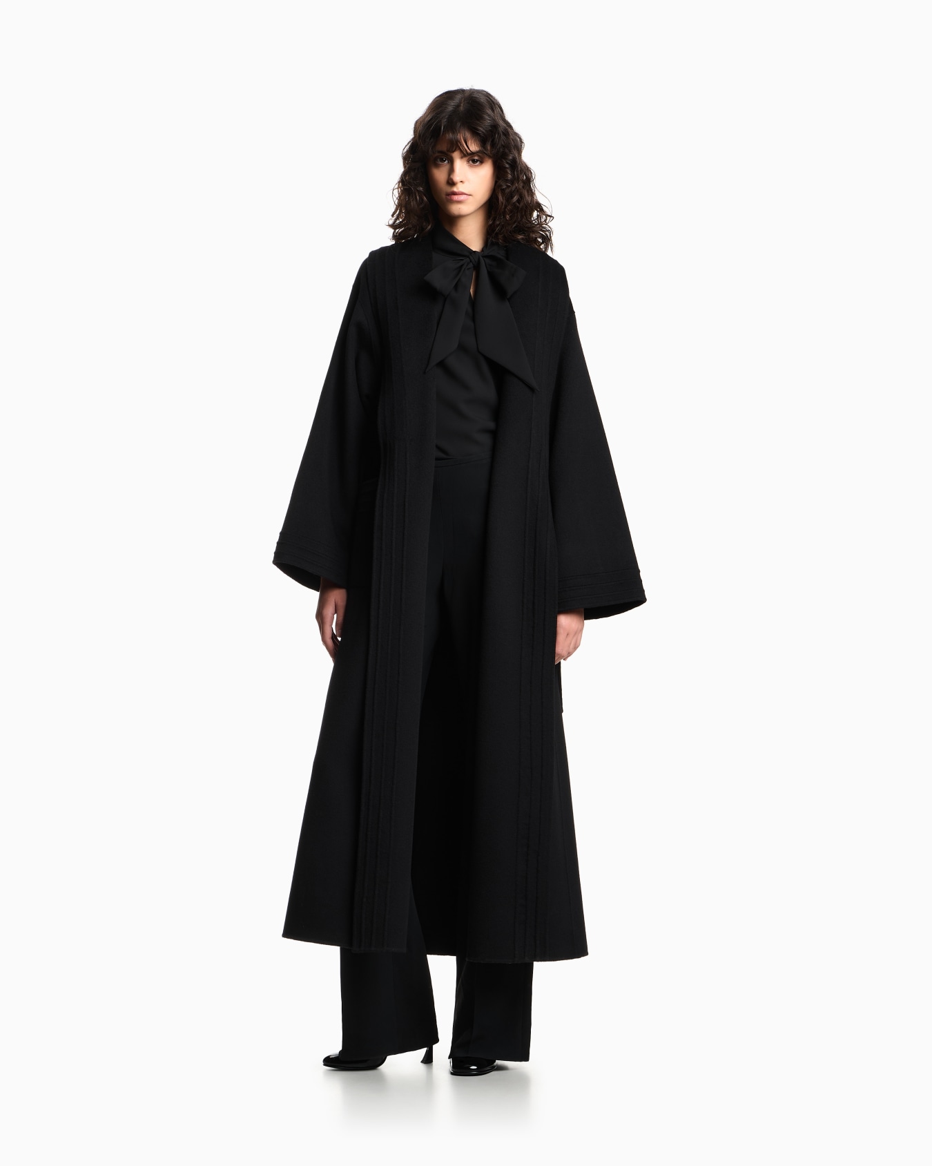 Blouse à col foulard en crêpe fluide Diapositive 1