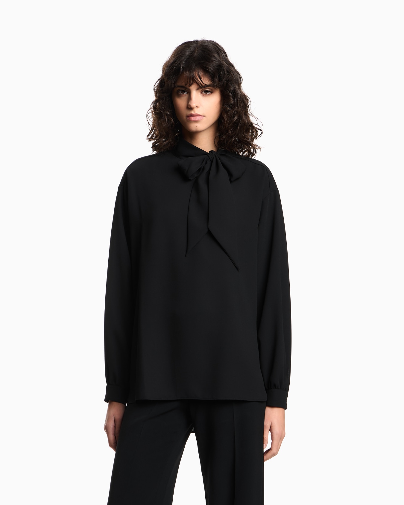 Blouse à col foulard en crêpe fluide Diapositive 3