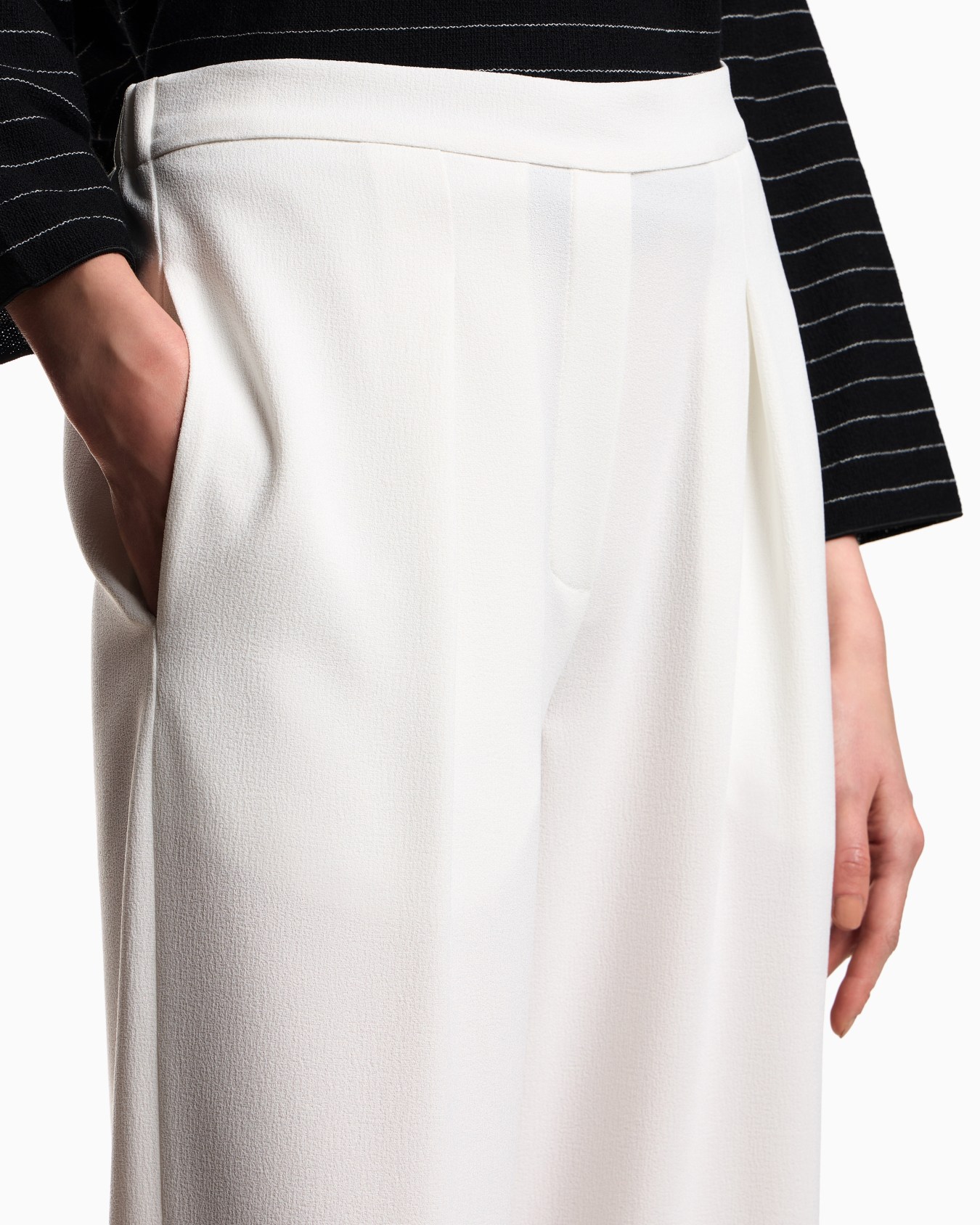 Pantalon à pinces en tissu sablé stretch Diapositive 4