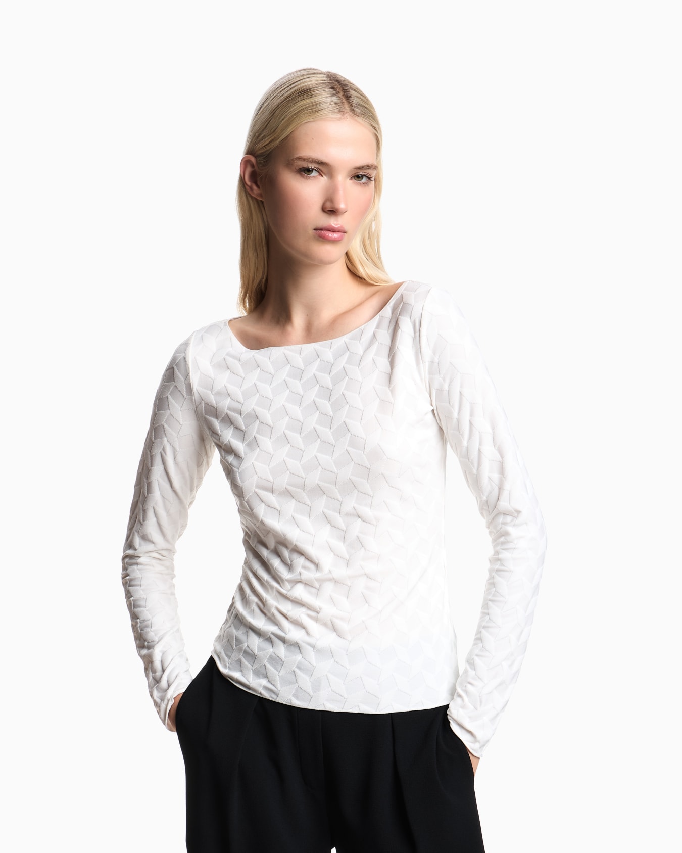 Jacquard jersey jumper with a geometric pattern Slide 3