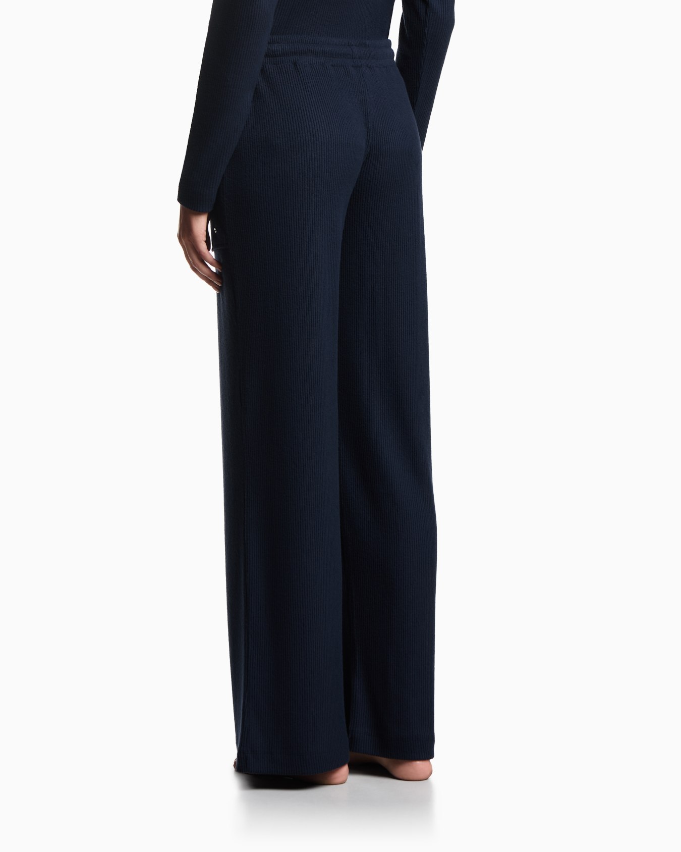 Ribbed viscose loungewear trousers Slide 2
