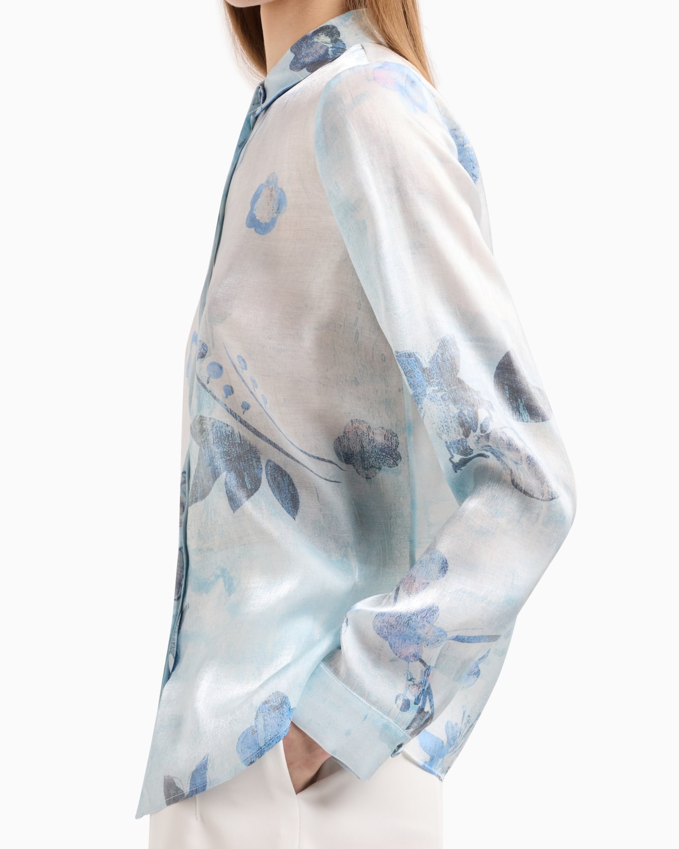 Shirt in trilobal fabric with batik flower print Slide 4