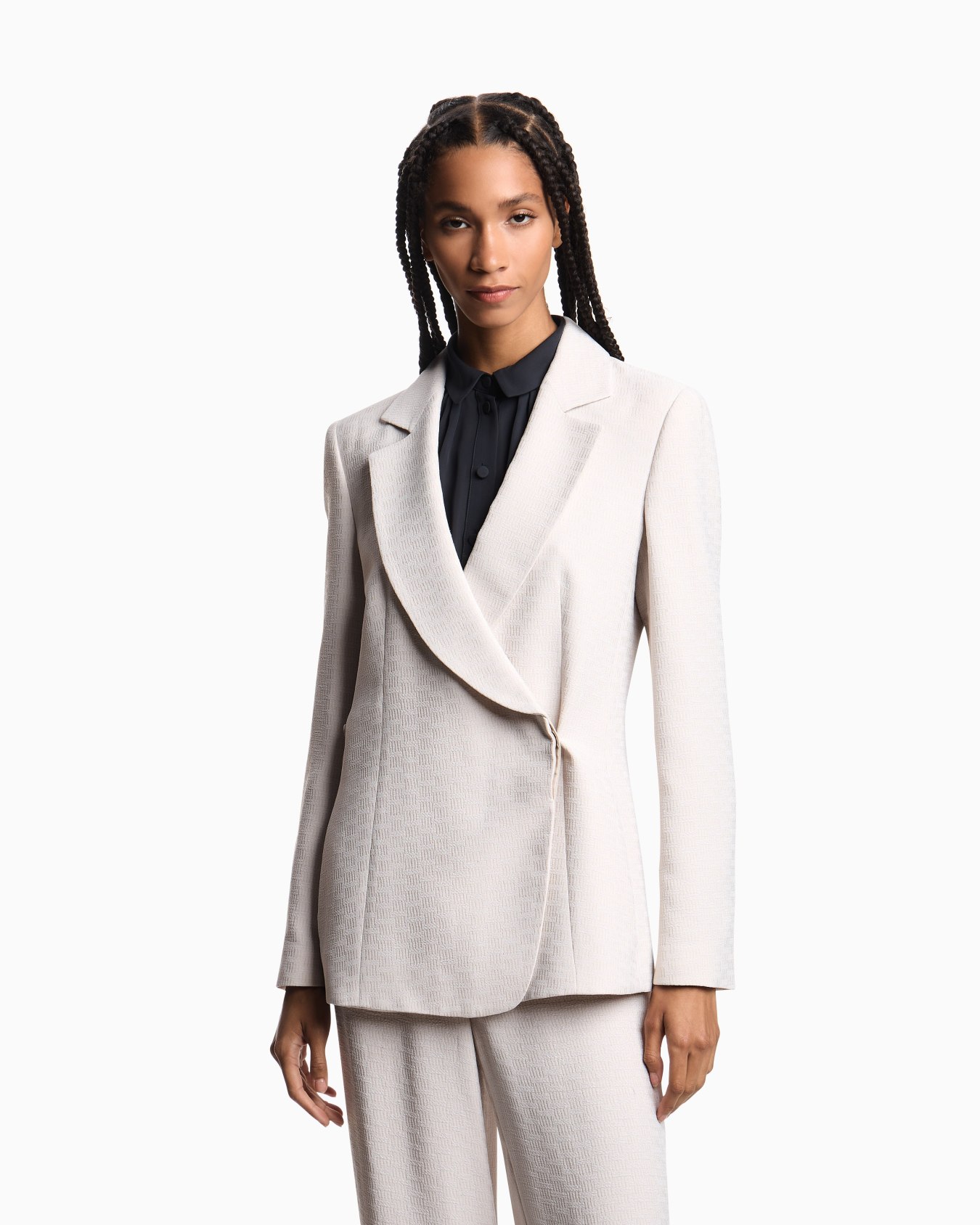 Blazer de tejido fluido texturizado Icon Diapositiva 3