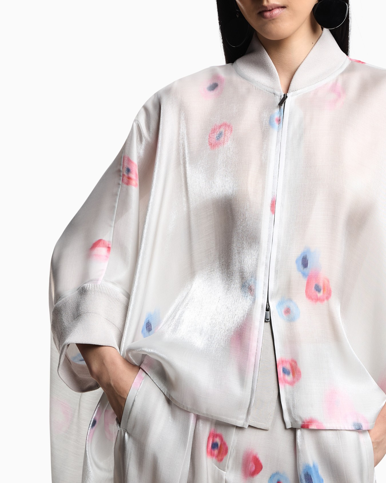 Fluid viscose tunic with all-over floral print Slide 4