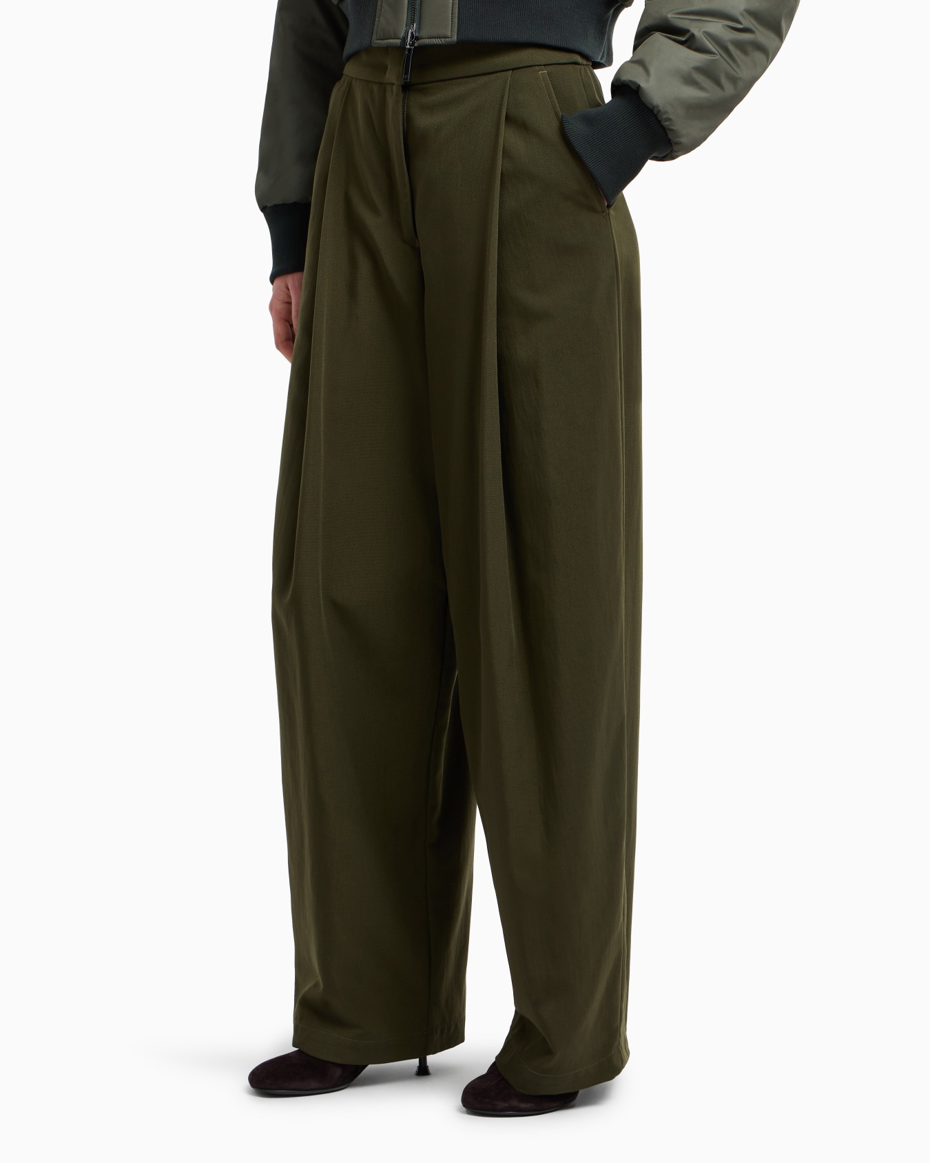 Pantaloni con pinces in canvas Capsule New York Slide 4