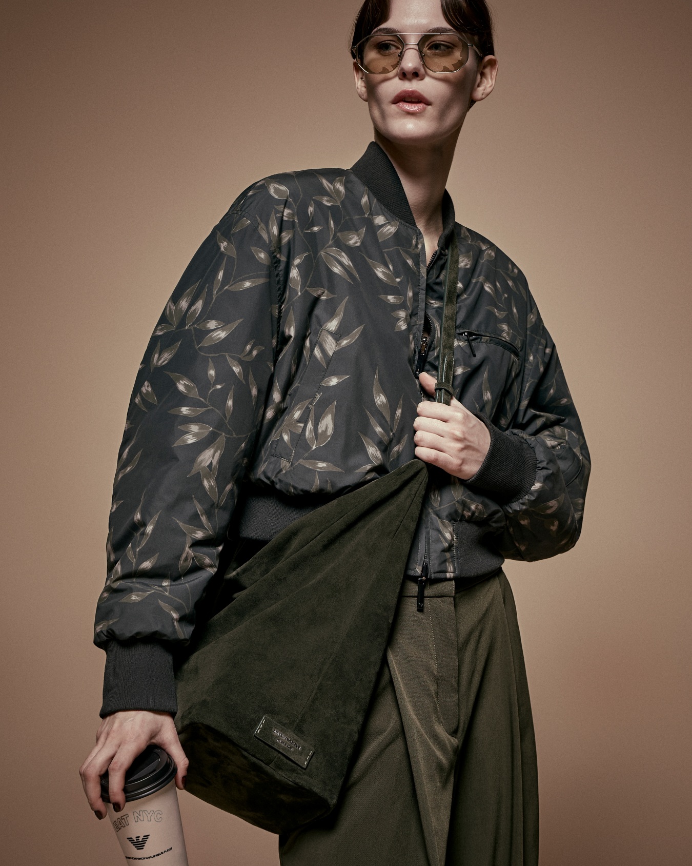 Pantaloni con pinces in canvas Capsule New York Slide 6