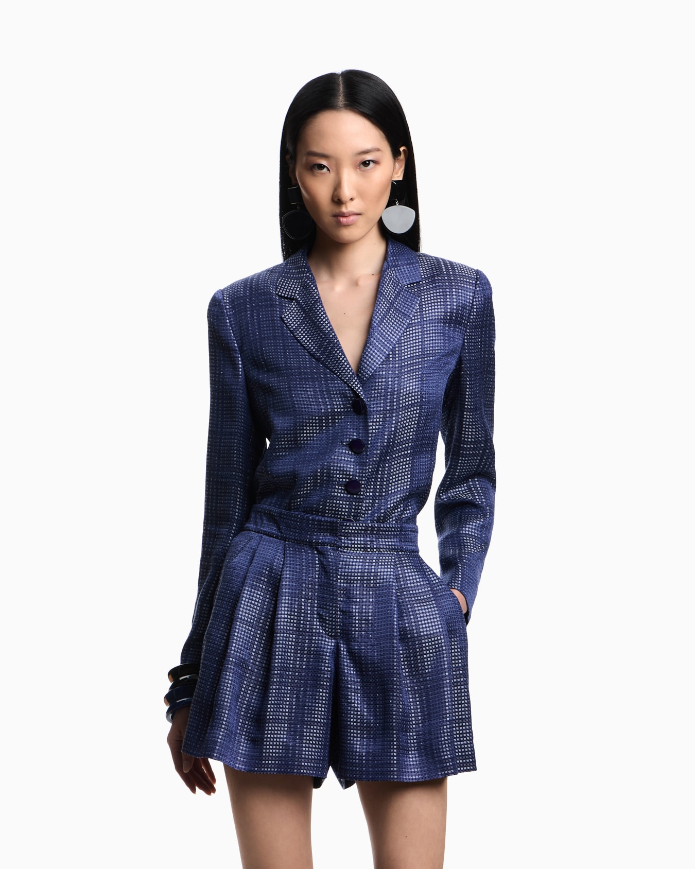Shorts with pleats in a cupro blend with a check motif Slide 3