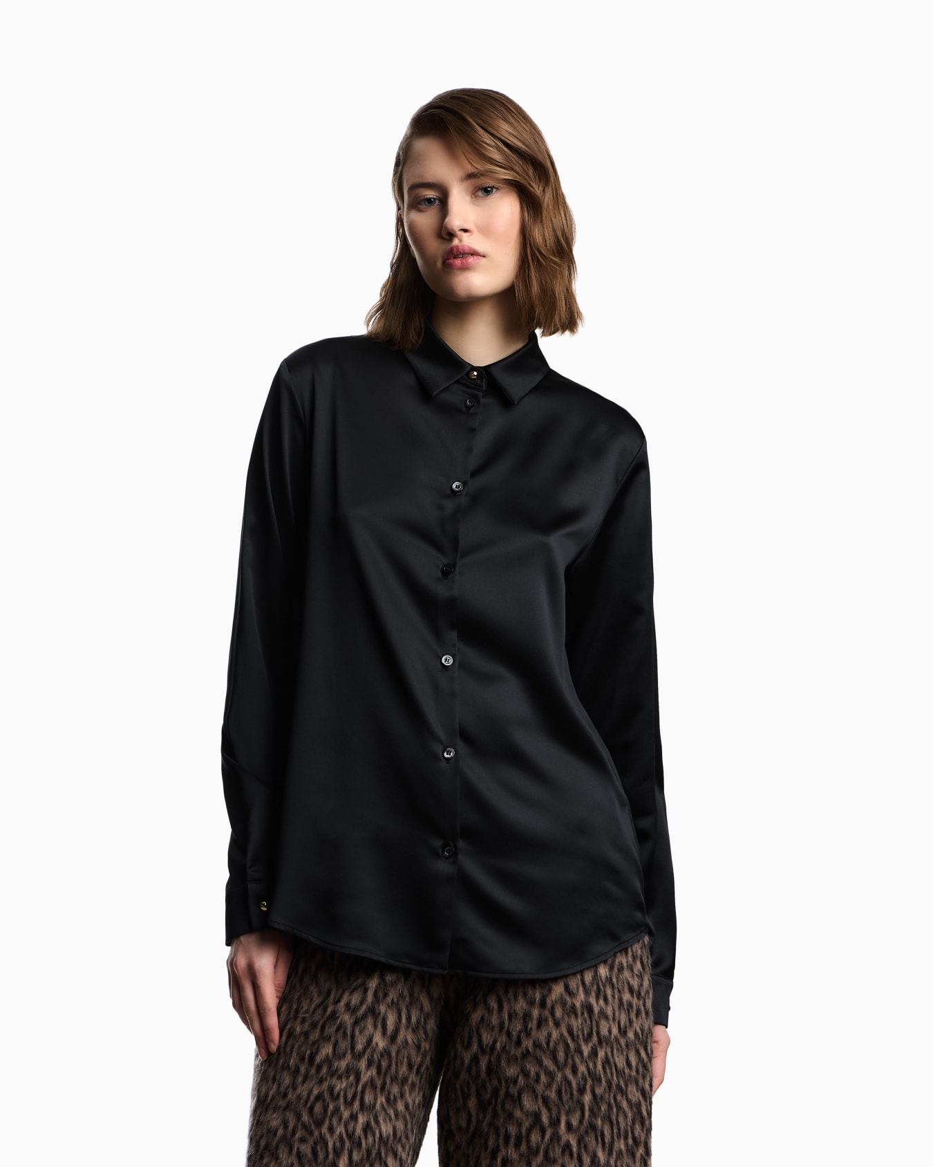 Camisa en crepé de satén cápsula San Valentín Diapositiva 3