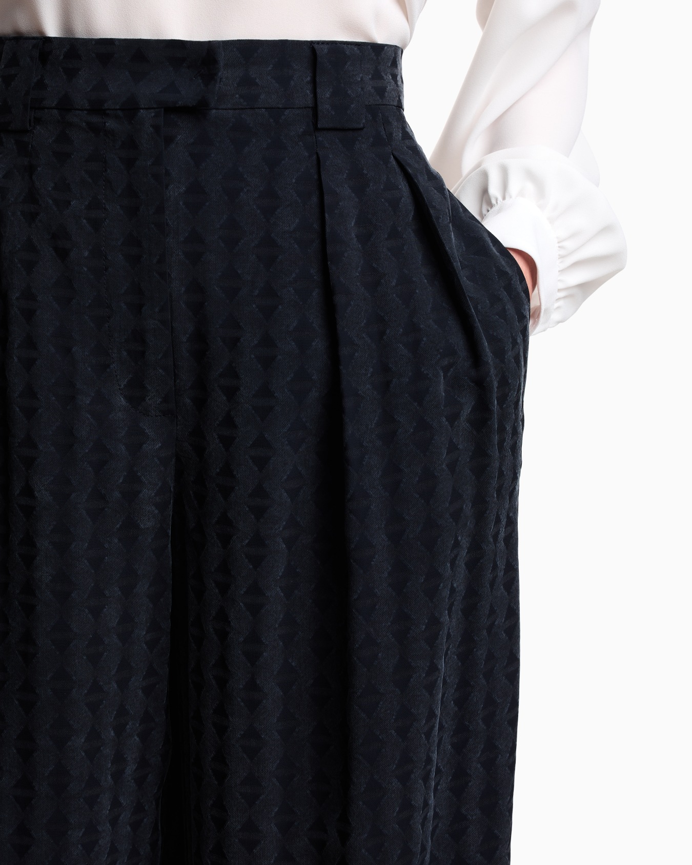 ASV cupro-blend trousers with darts Slide 4