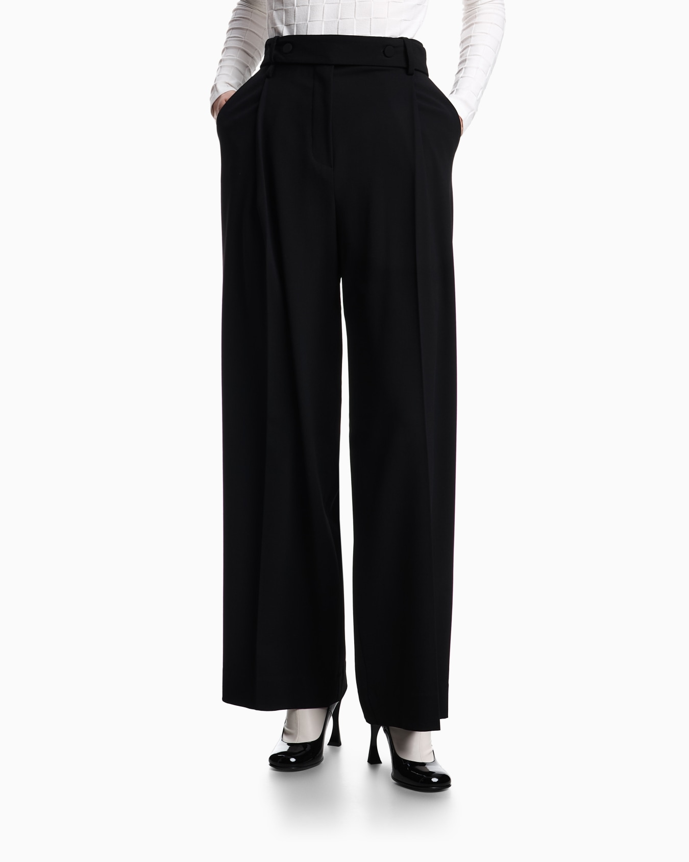 Hose mit Gürtel, gefertigt aus Grain-de-Poudre-Wolle  Folie 3