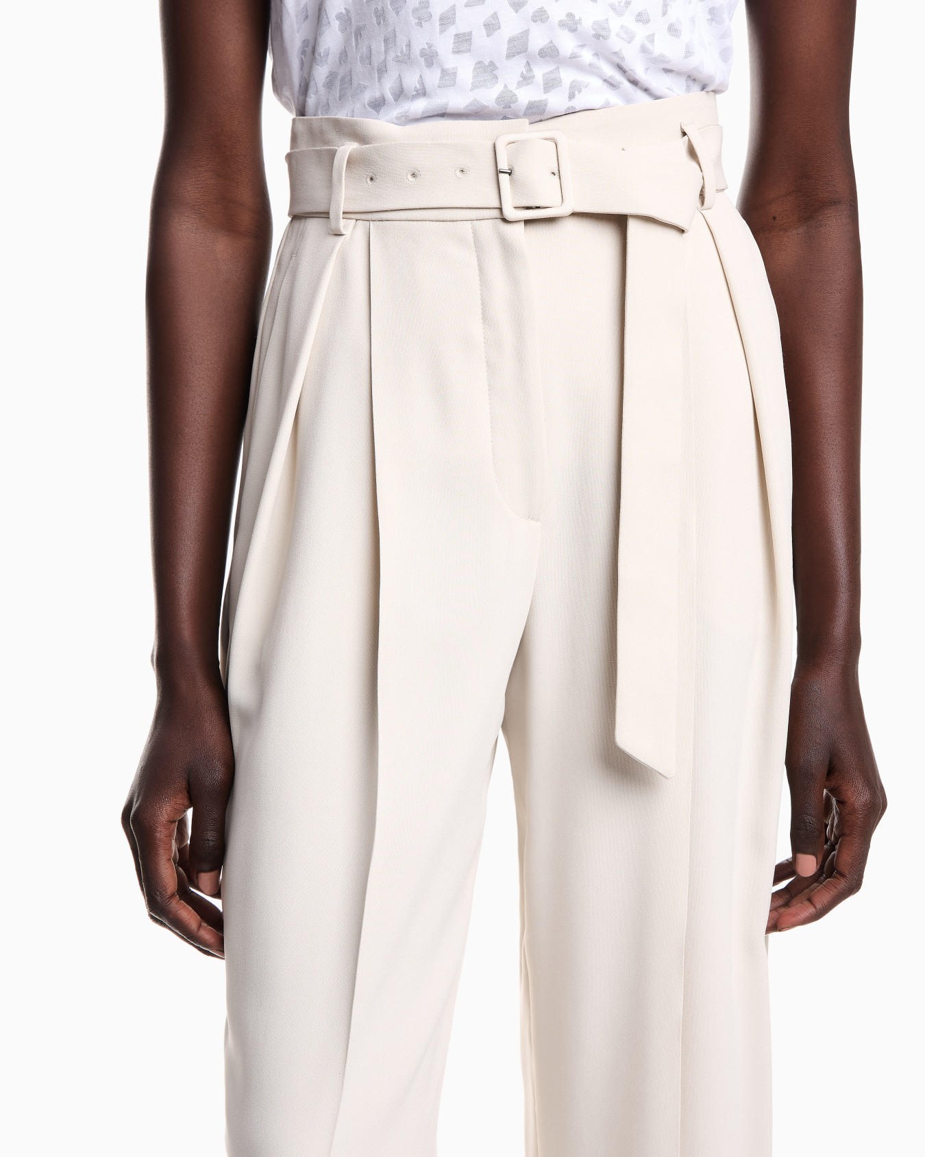 Envers satin trousers with pleats and belt Slide 4