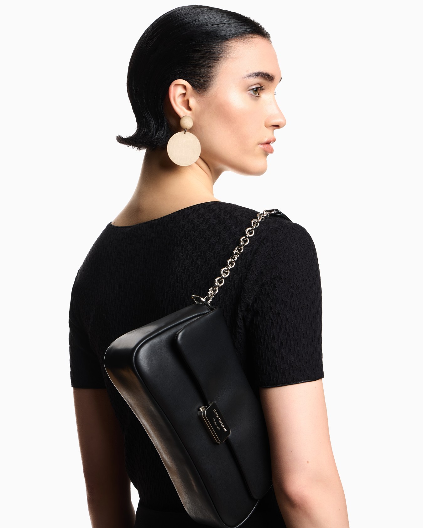 Soft leather shoulder bag Slide 5