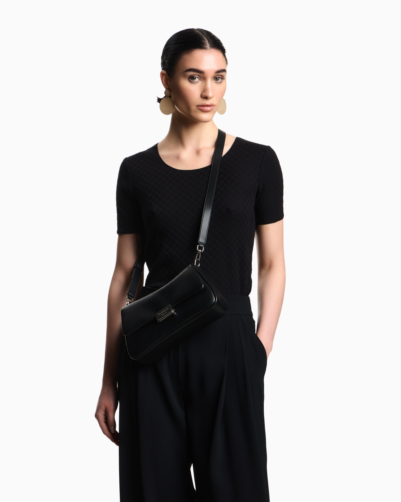 Soft leather shoulder bag Slide 6