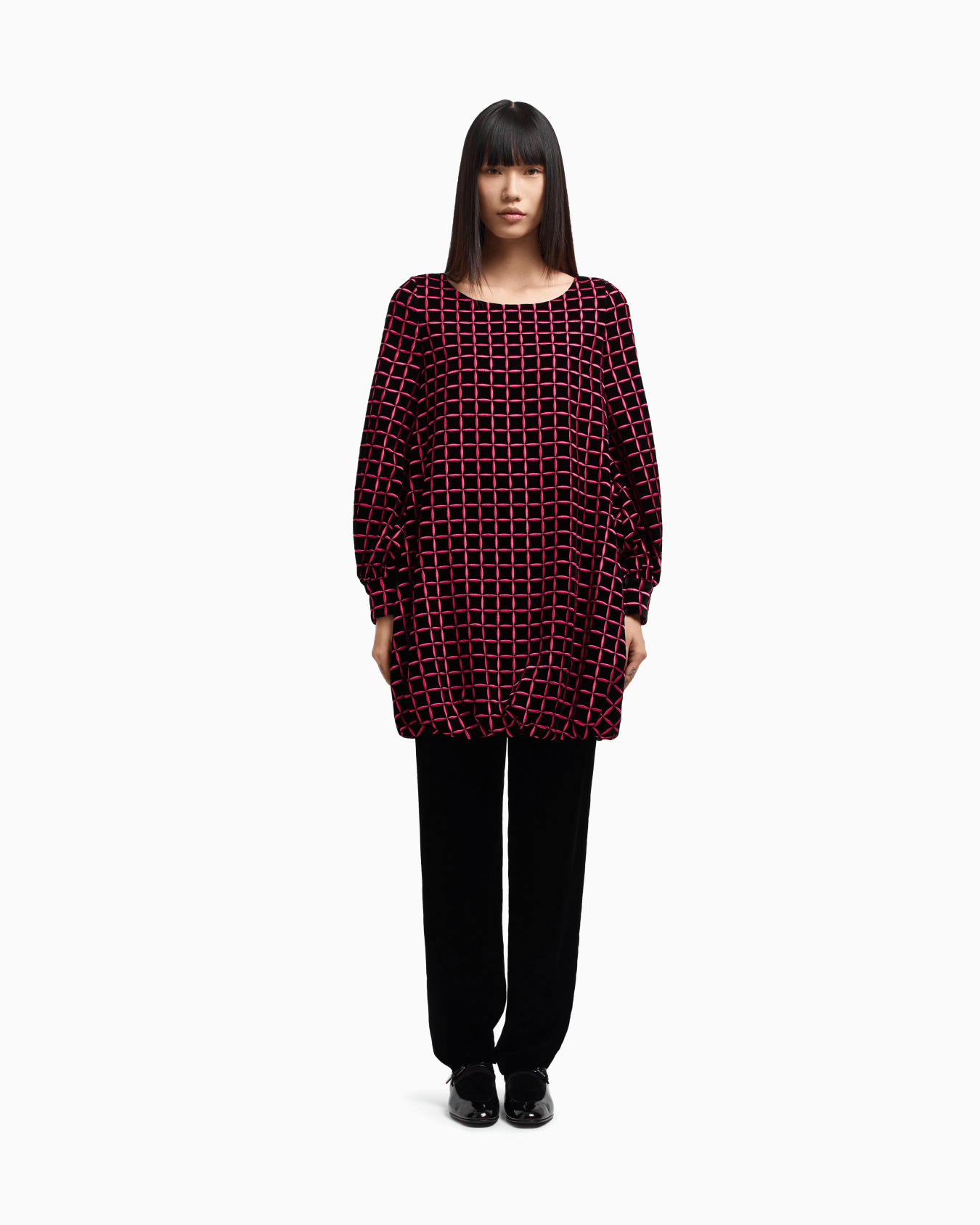 Kurzes Samtkleid mit gesticktem Karo-Muster Folie 4
