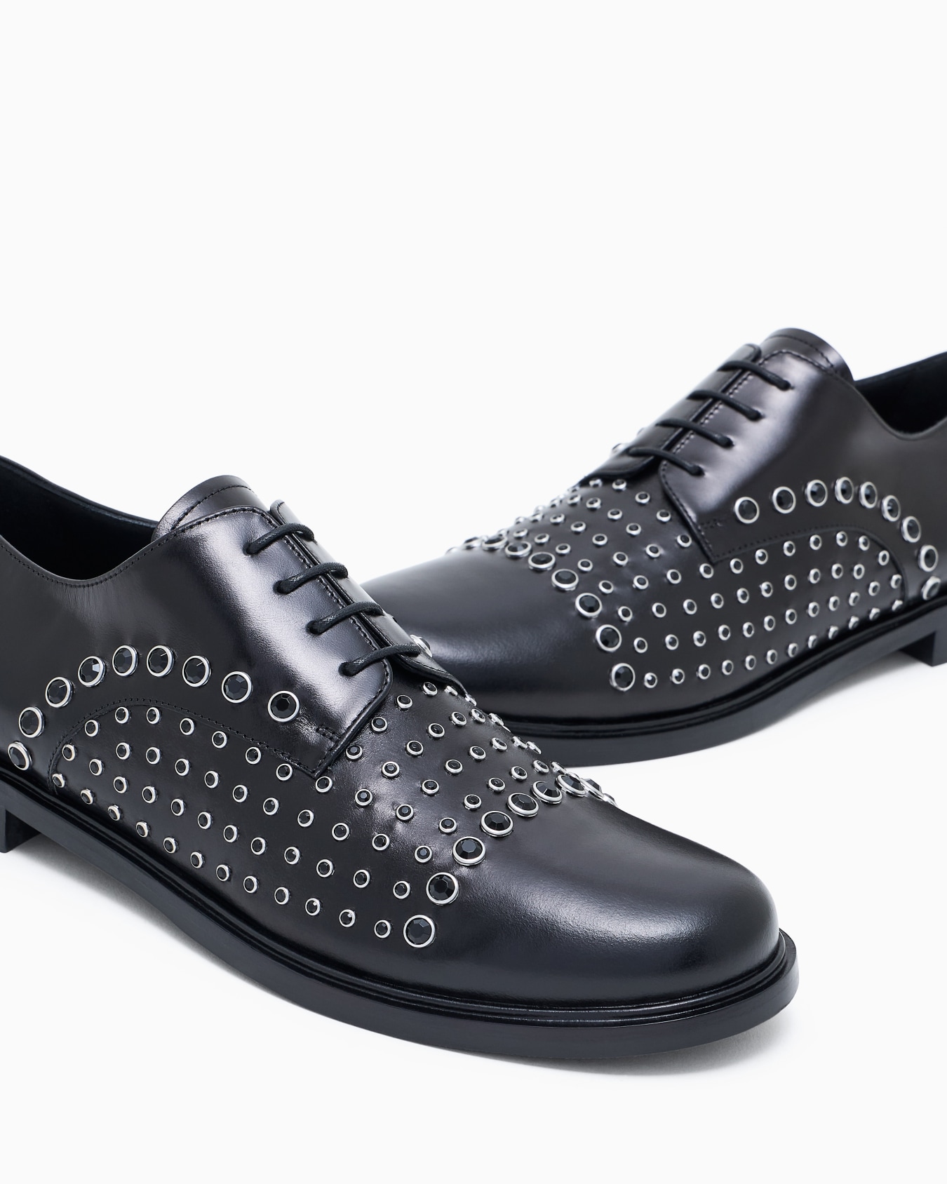 Brogues aus Leder mit Nieten Folie 4