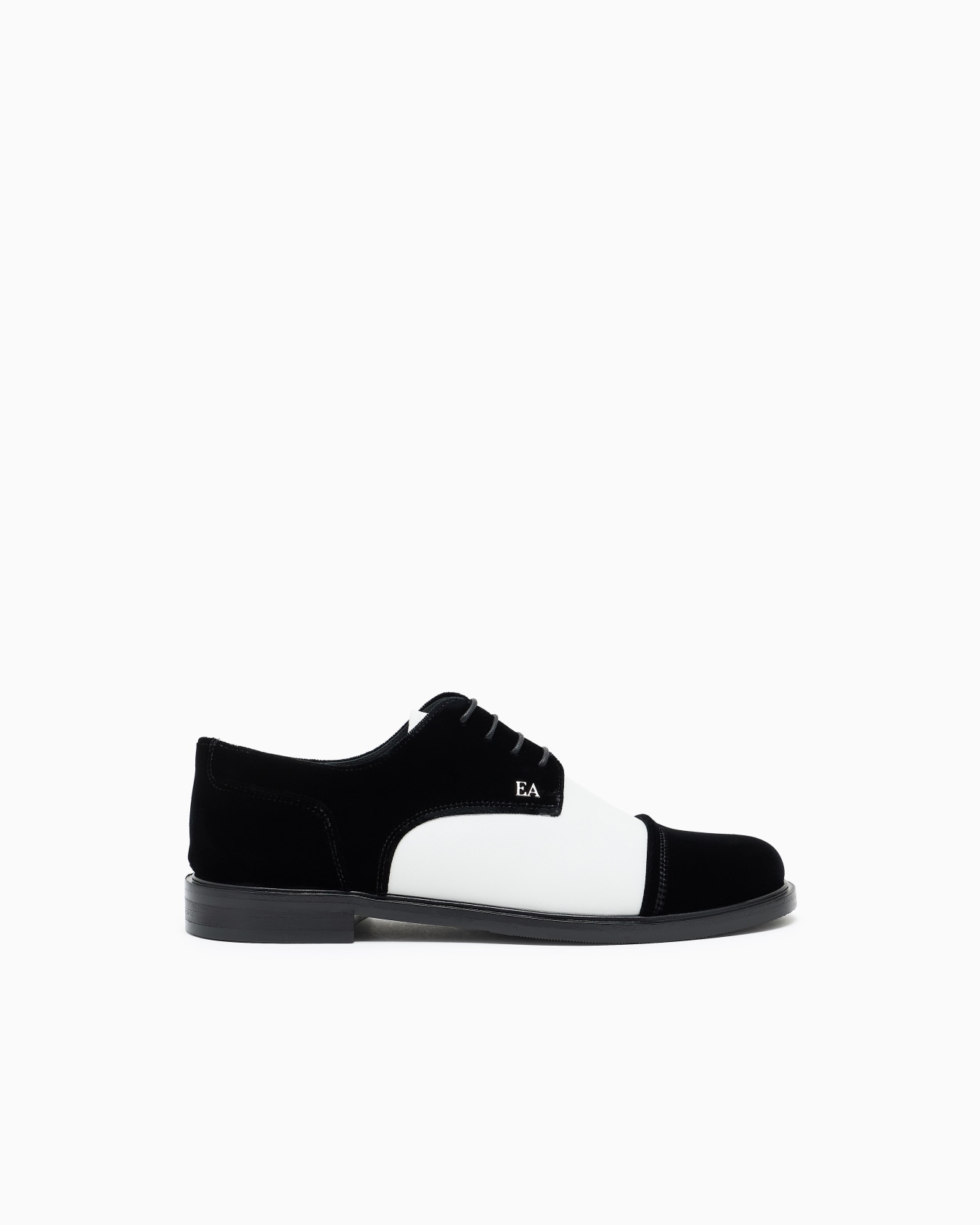Brogues aus Samt mit Nappa-Details Folie 0