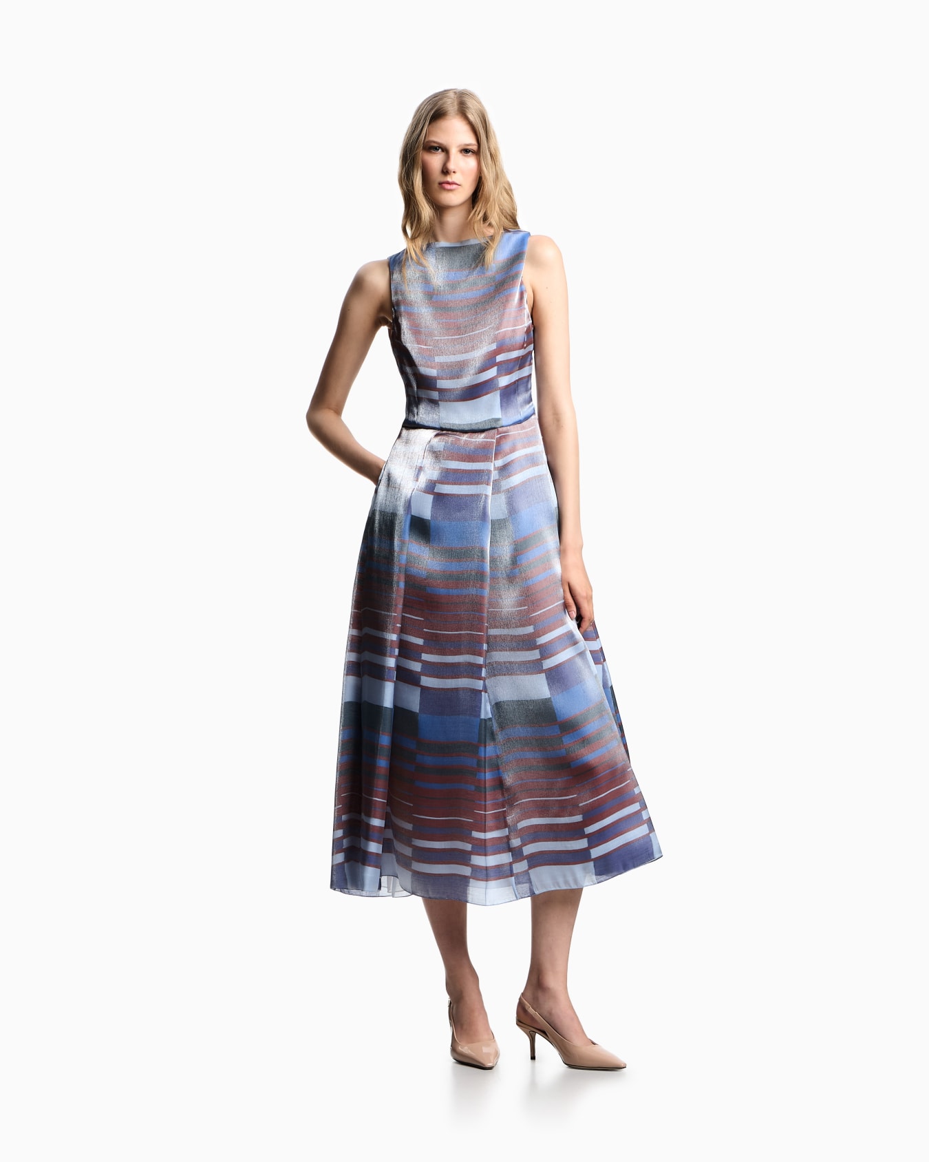 Technical cady sleeveless dress with pleats Slide 1