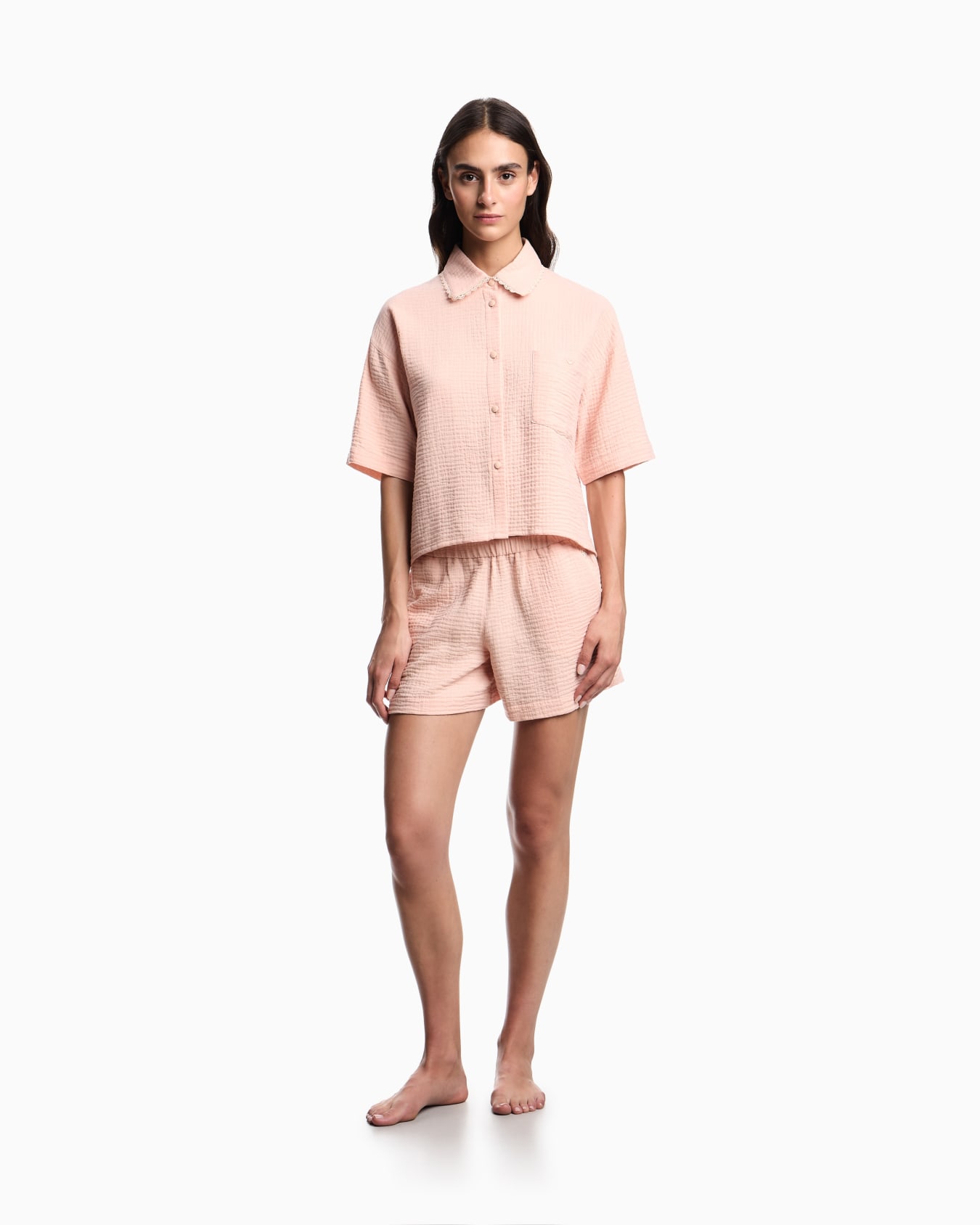 Pyjama avec short en tissu crêpe Diapositive 1