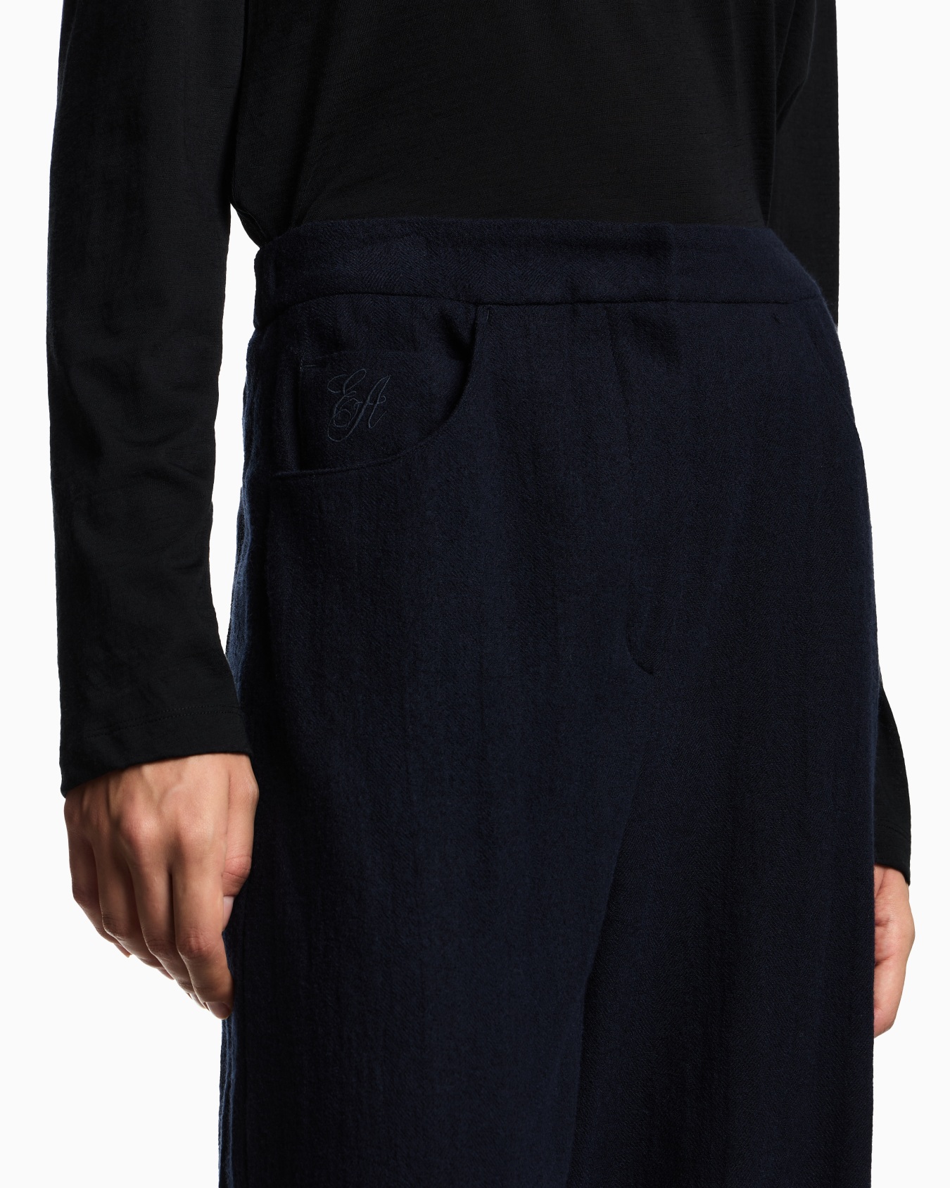 Washed wool oval-leg trousers Slide 4