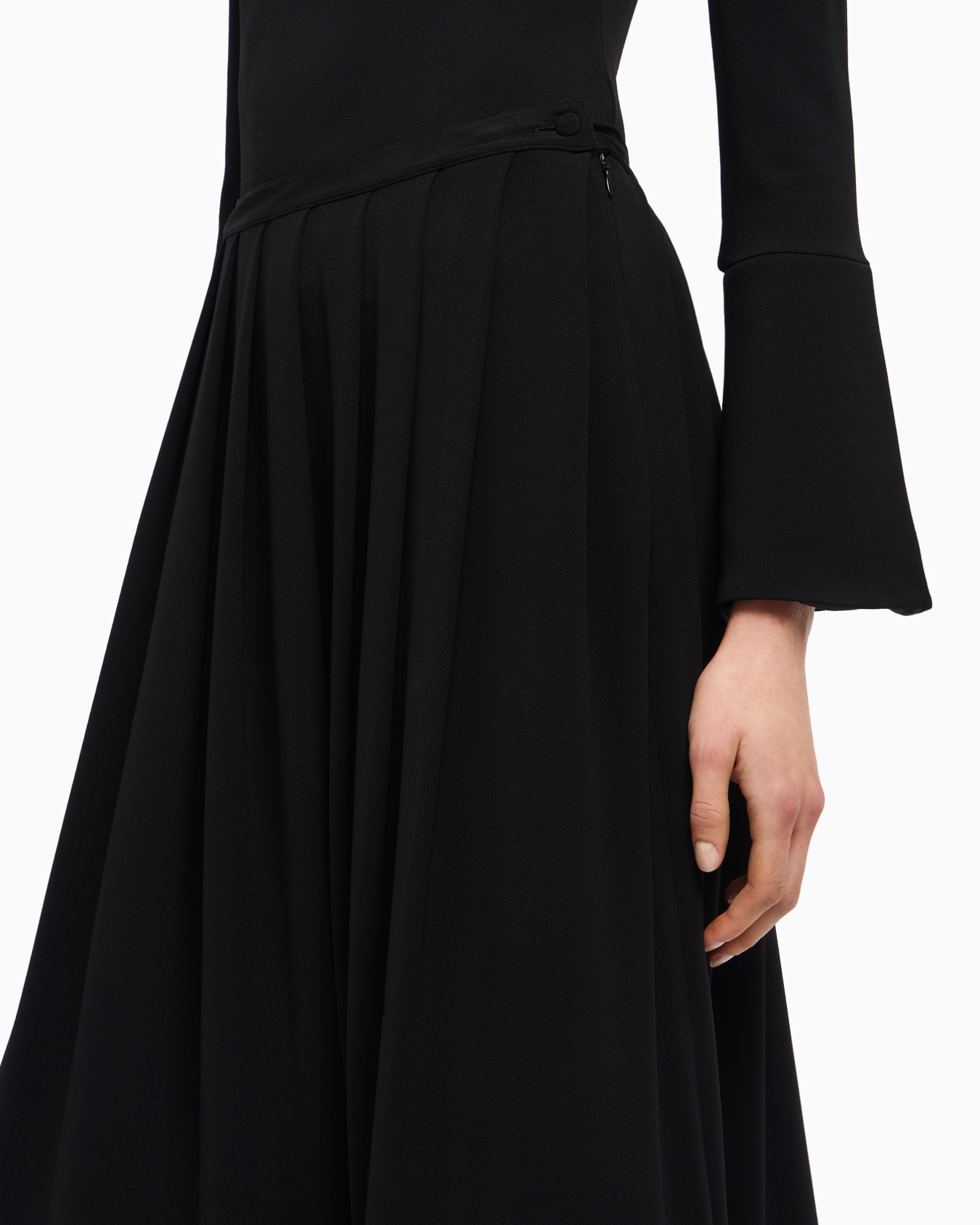 Gonna lunga con pinces in jersey crepe Slide 5