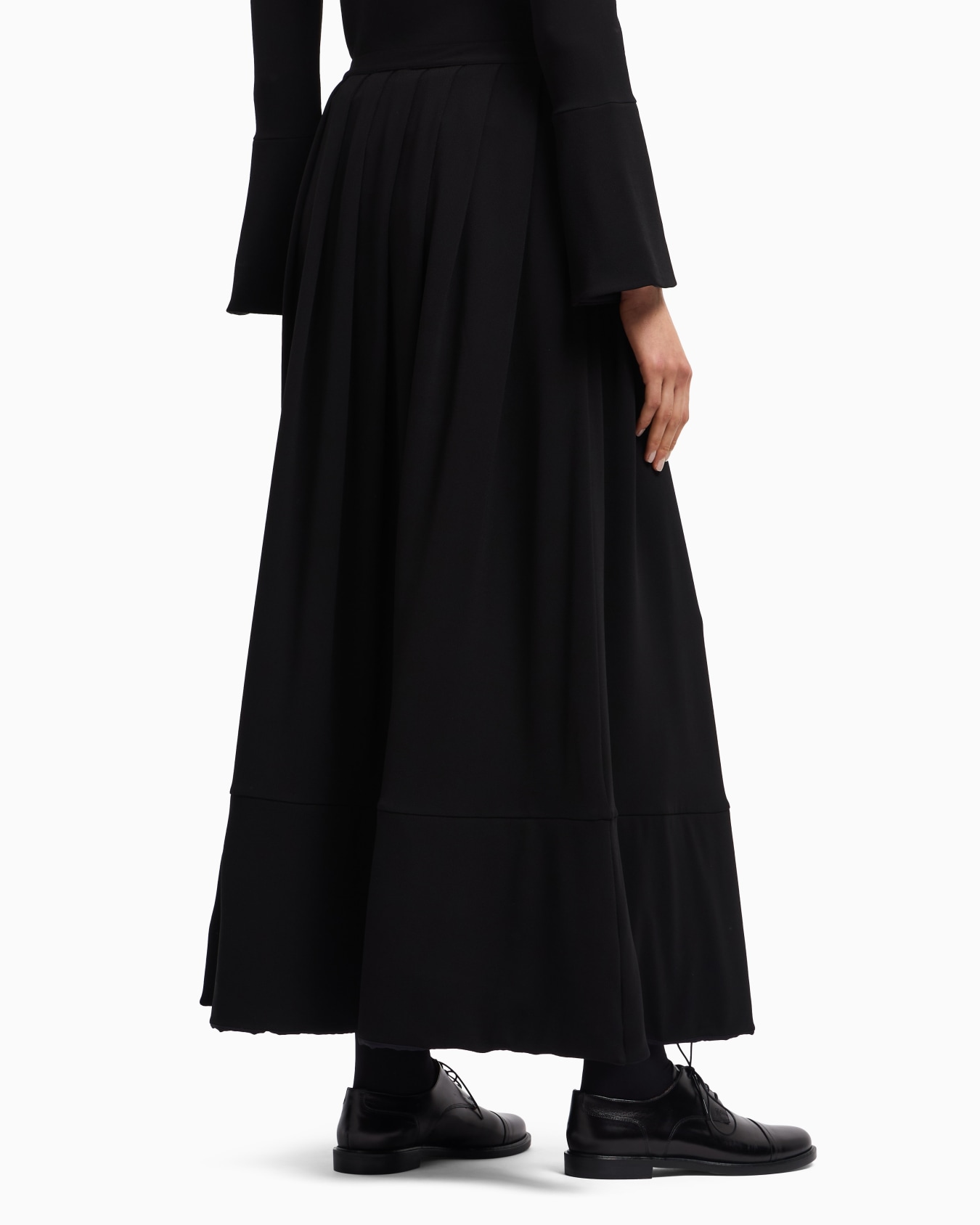 Gonna lunga con pinces in jersey crepe Slide 3