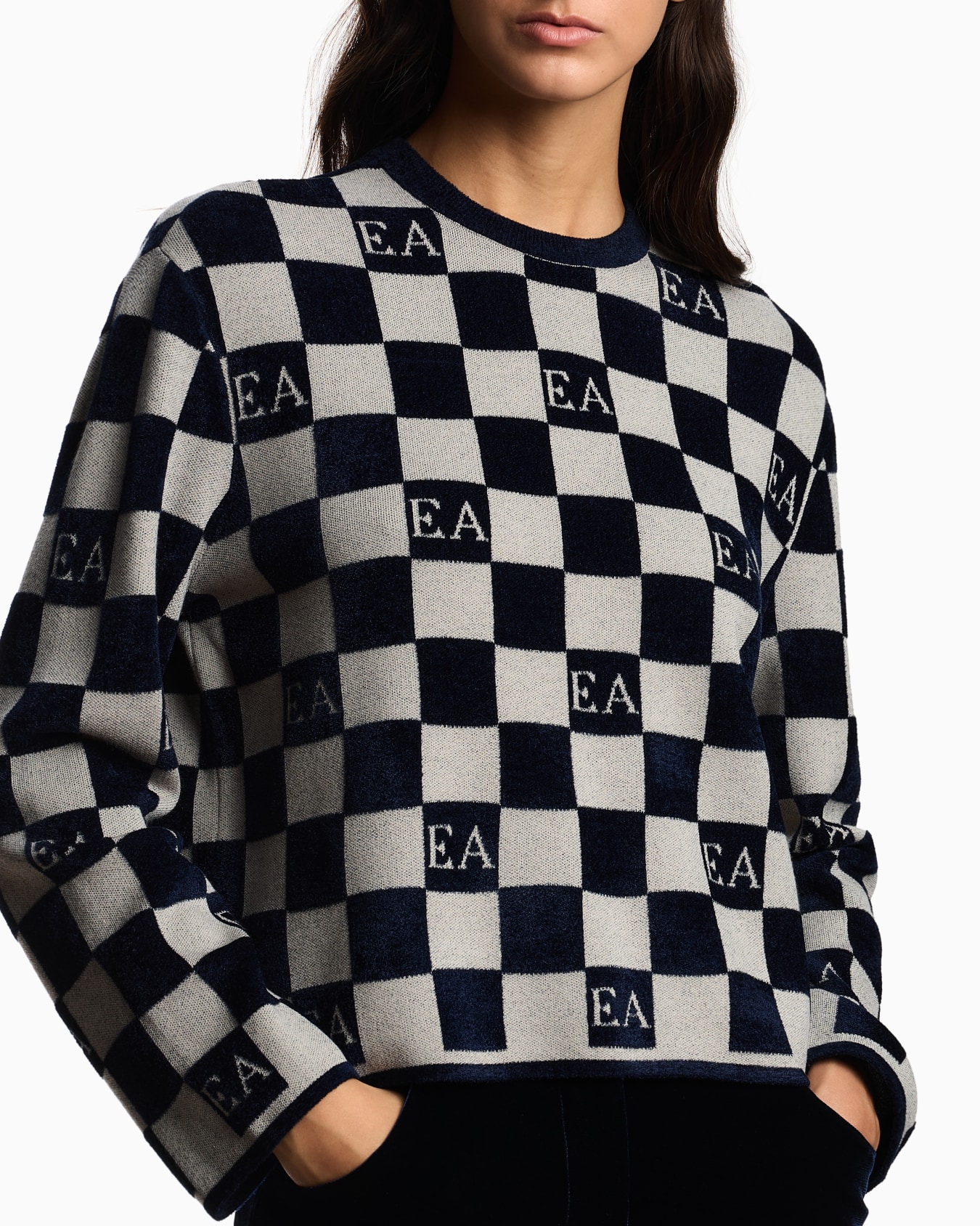 Jacquard chenille jumper with pattern Slide 4