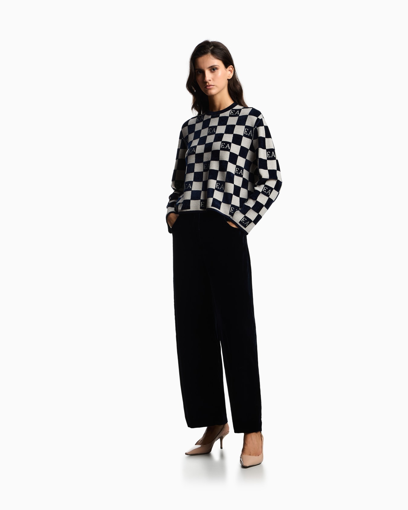 Jacquard chenille jumper with pattern Slide 1