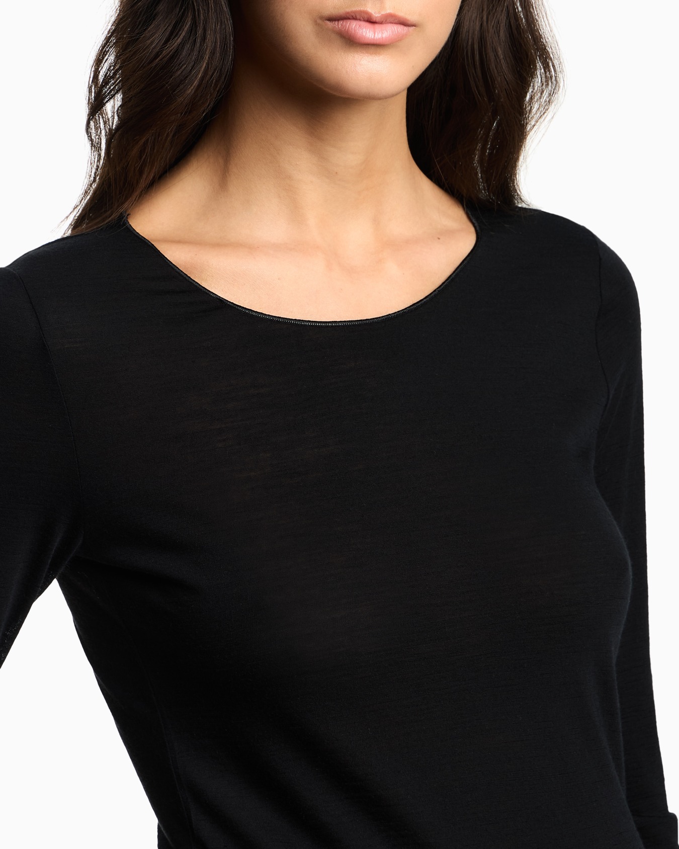 Round-neck jumper made of lightweight jersey in a wool and silk blend Slide 4