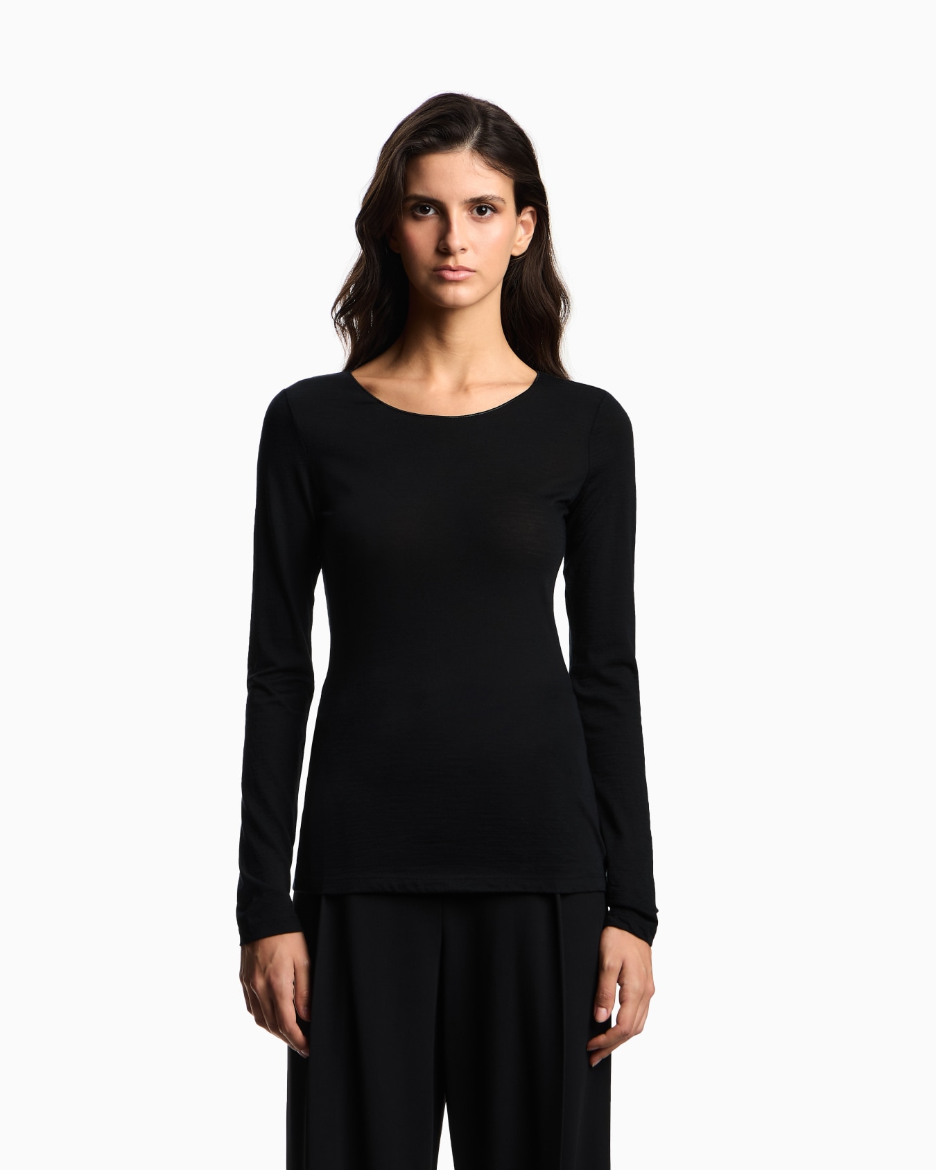 Round-neck jumper made of lightweight jersey in a wool and silk blend Slide 3