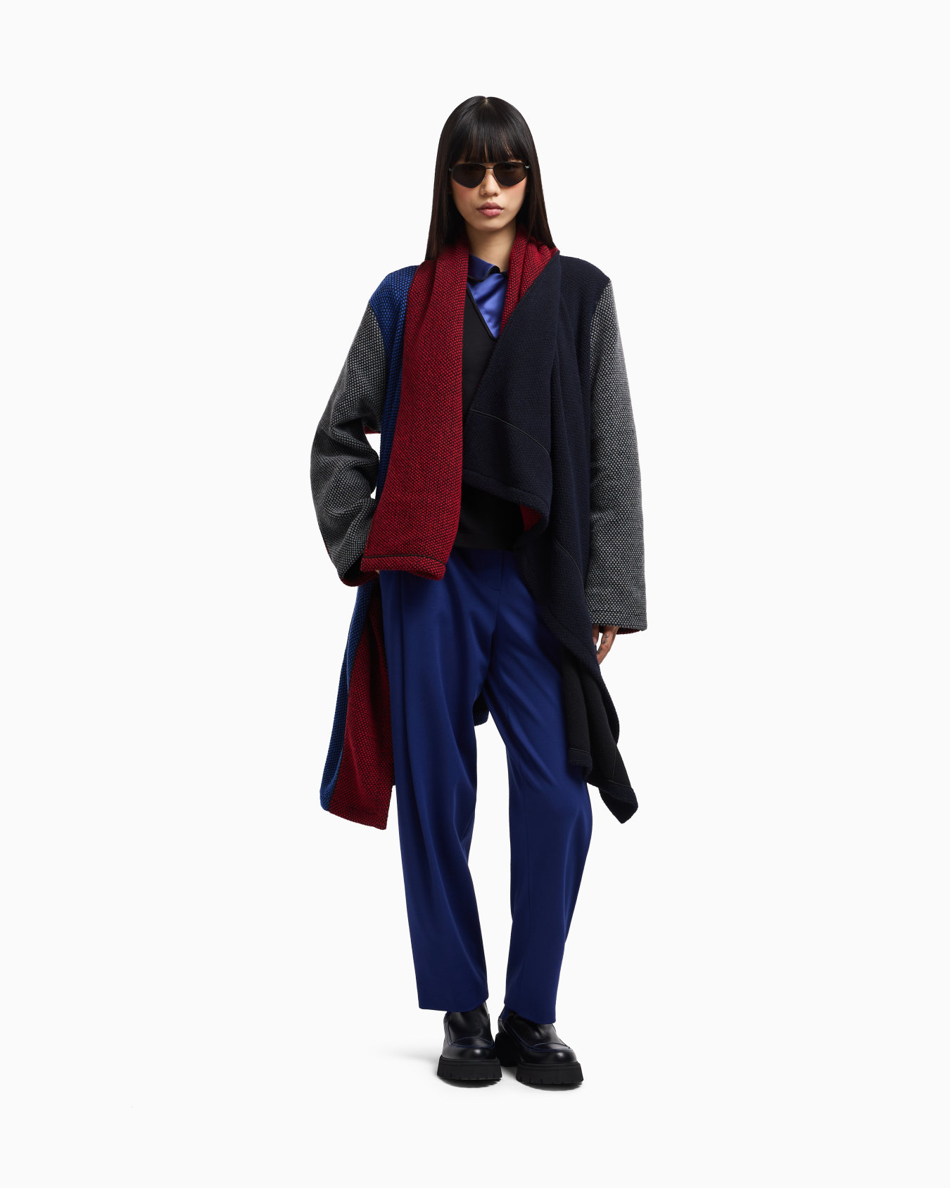 Pantaloni in tessuto punto Milano stretch con piega  Slide 1