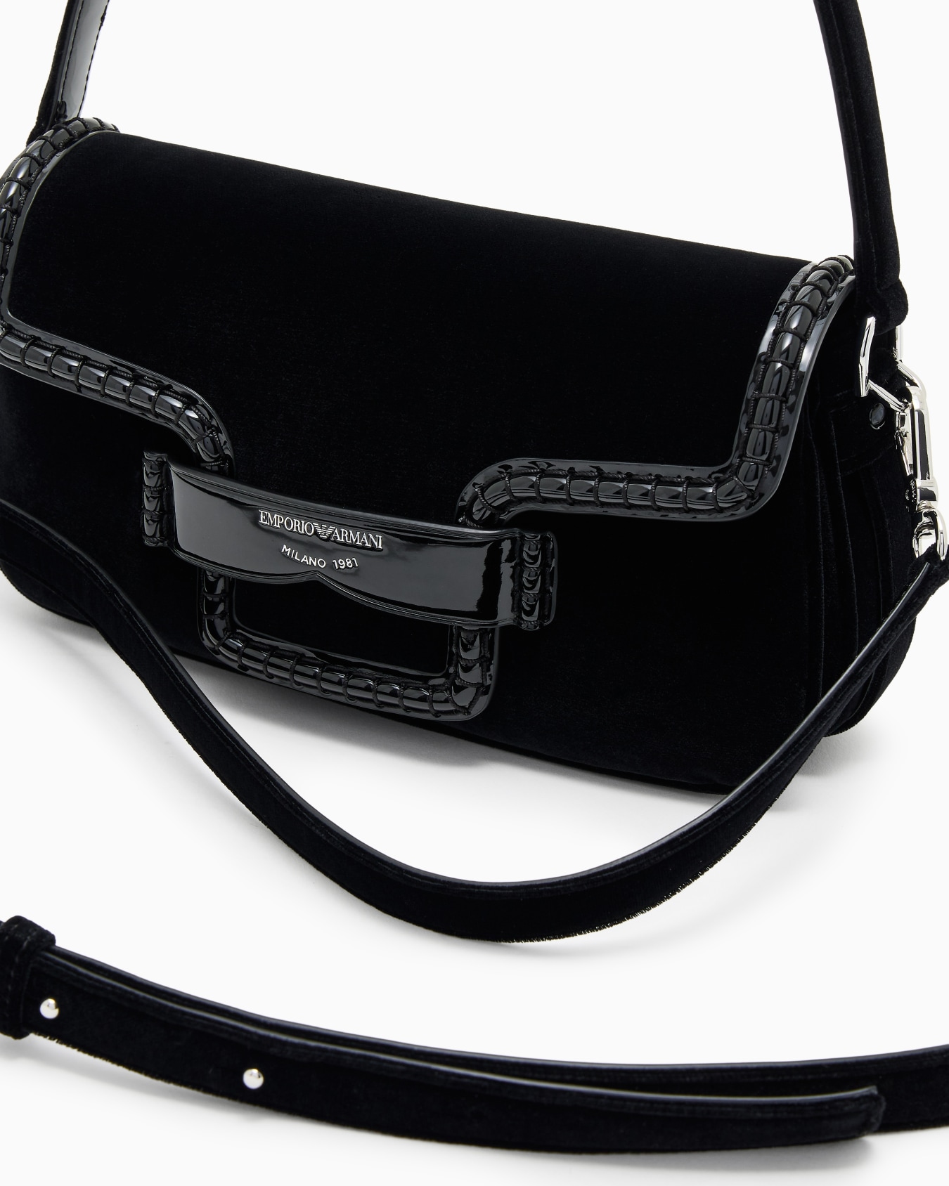 Velvet shoulder bag with buckle Slide 4