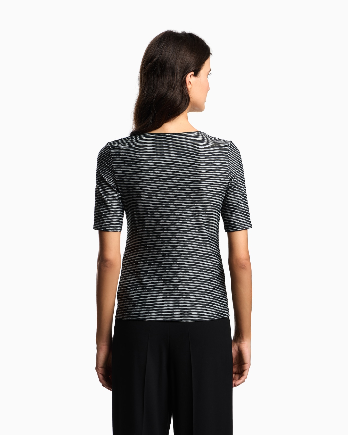 Short-sleeved jumper in two-tone jacquard jersey Slide 2