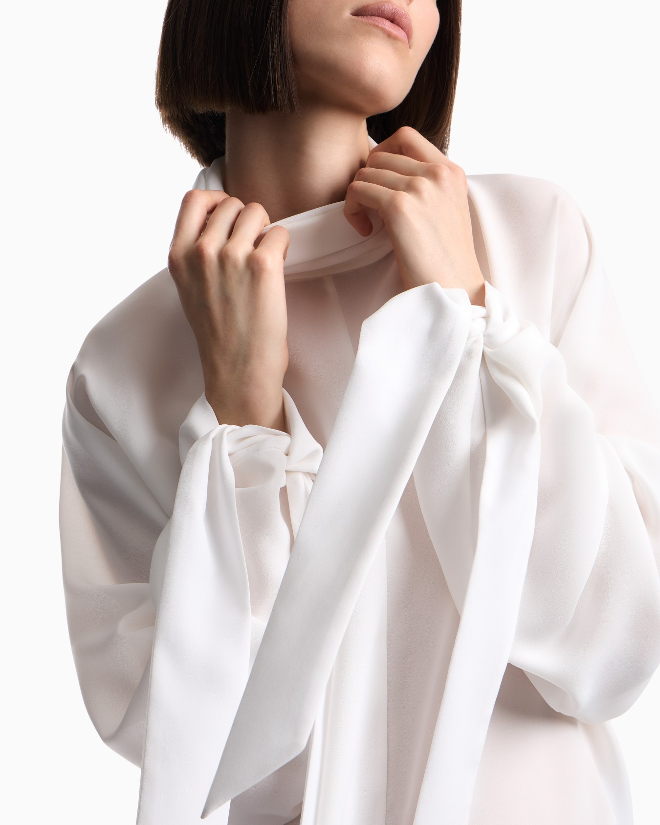 Blouse in recycled crepe with high neckline and tie cuffs Slide 6