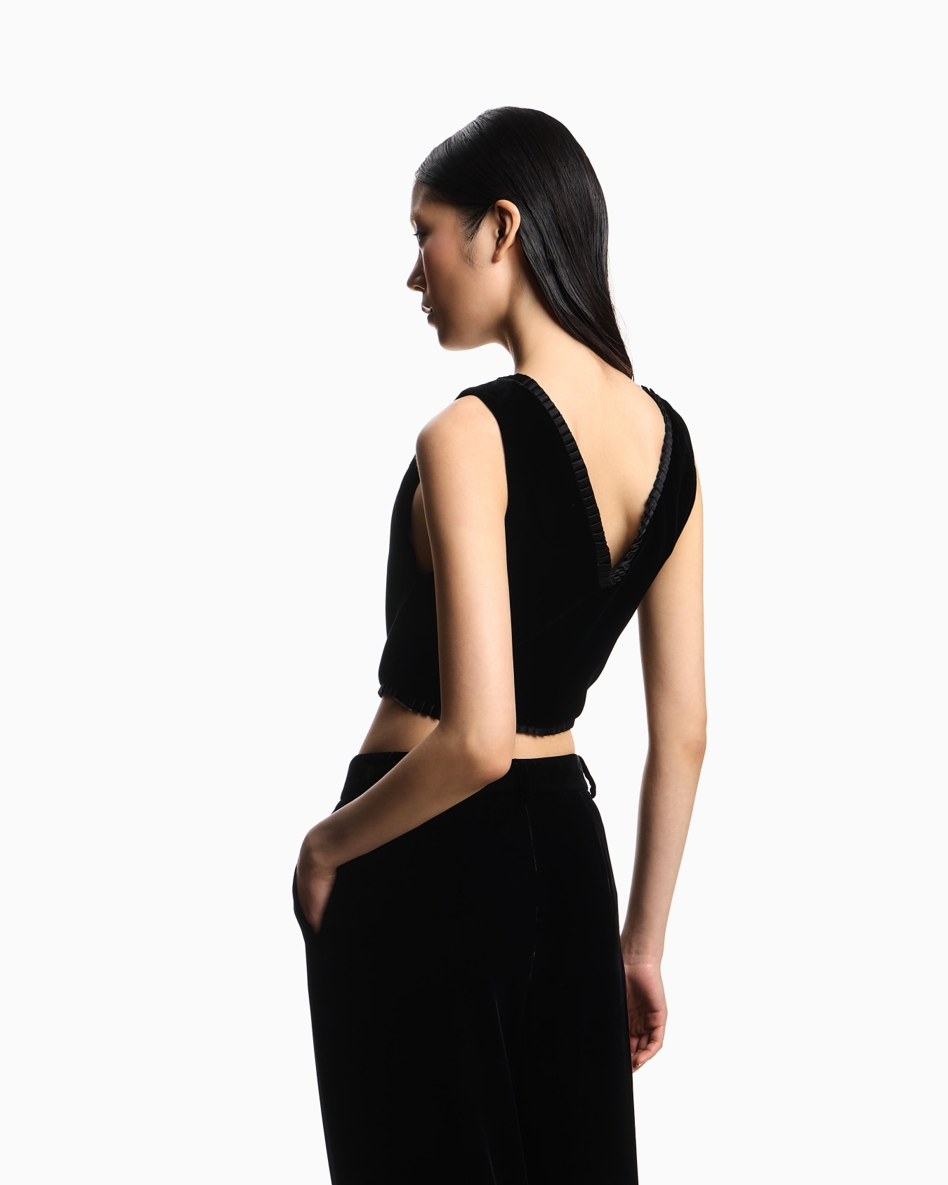 Liquid-velvet V-neck waistcoat Slide 2