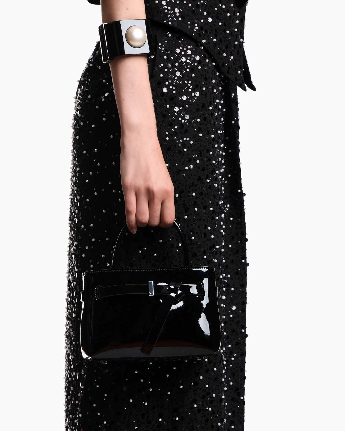 Patent-effect mini bag with knot detail Slide 5