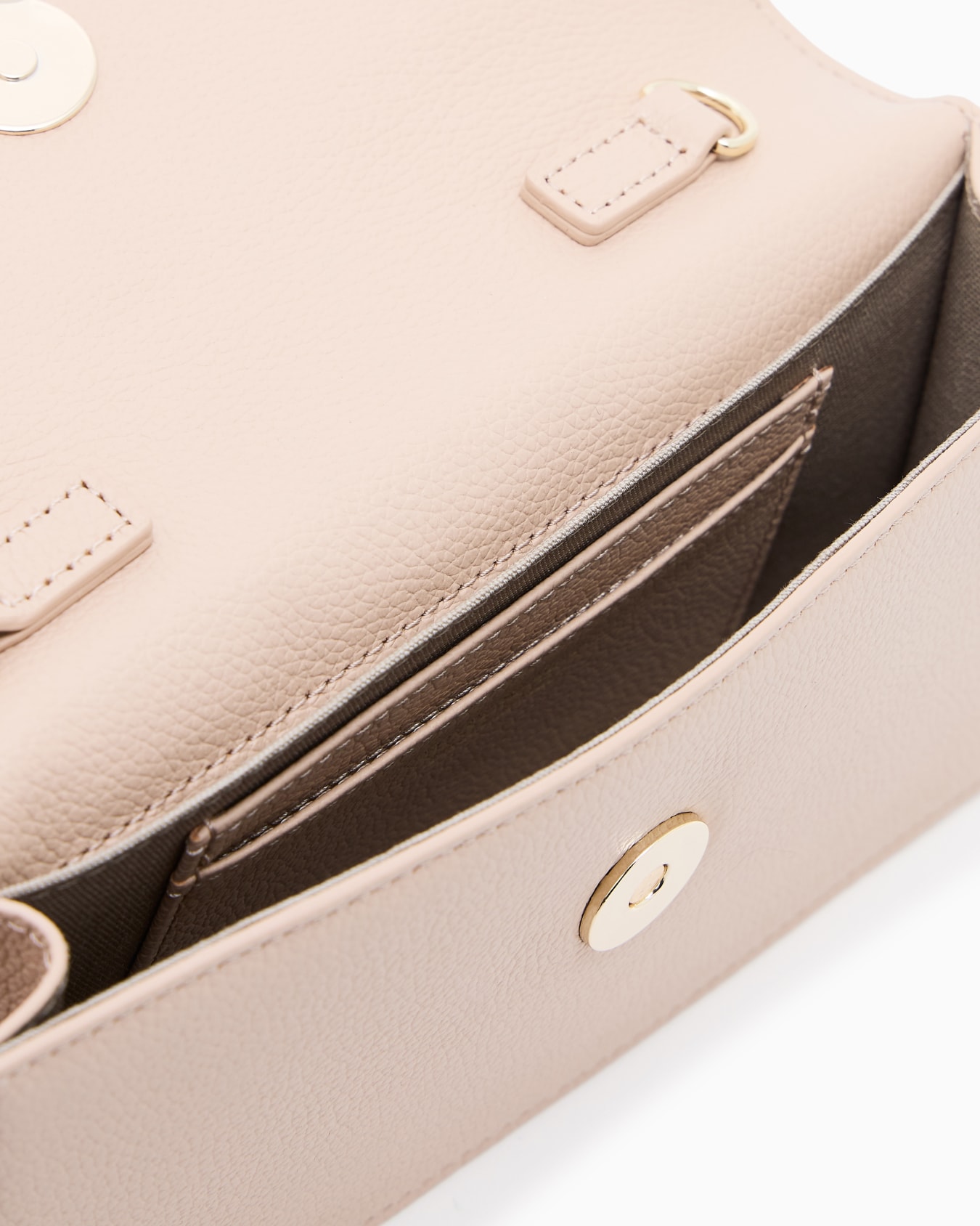 Bag in pelle bottalata con tracolla a catena e patta Slide 3