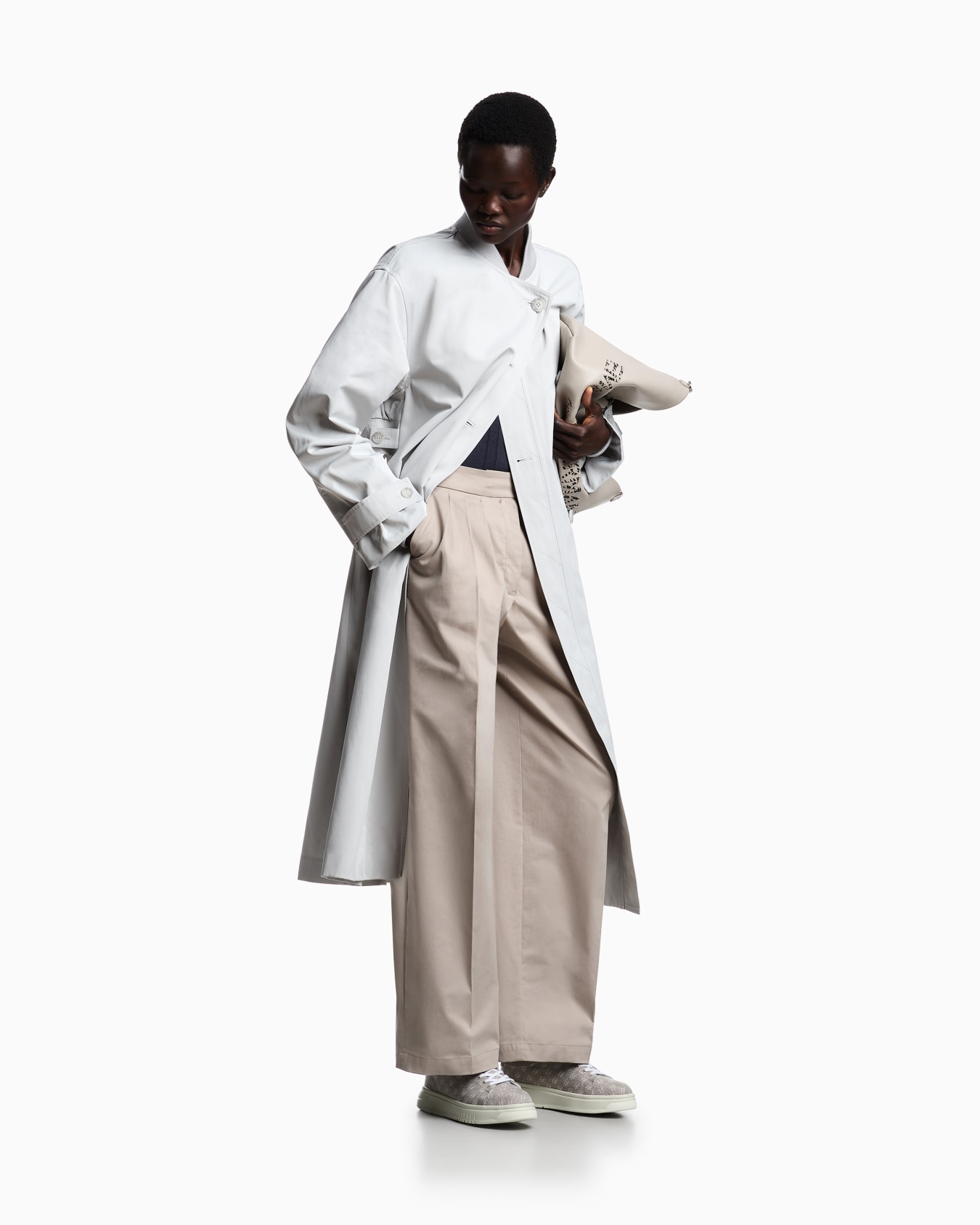 タック入りパンツ ブラッシュドコットン スライドする 2