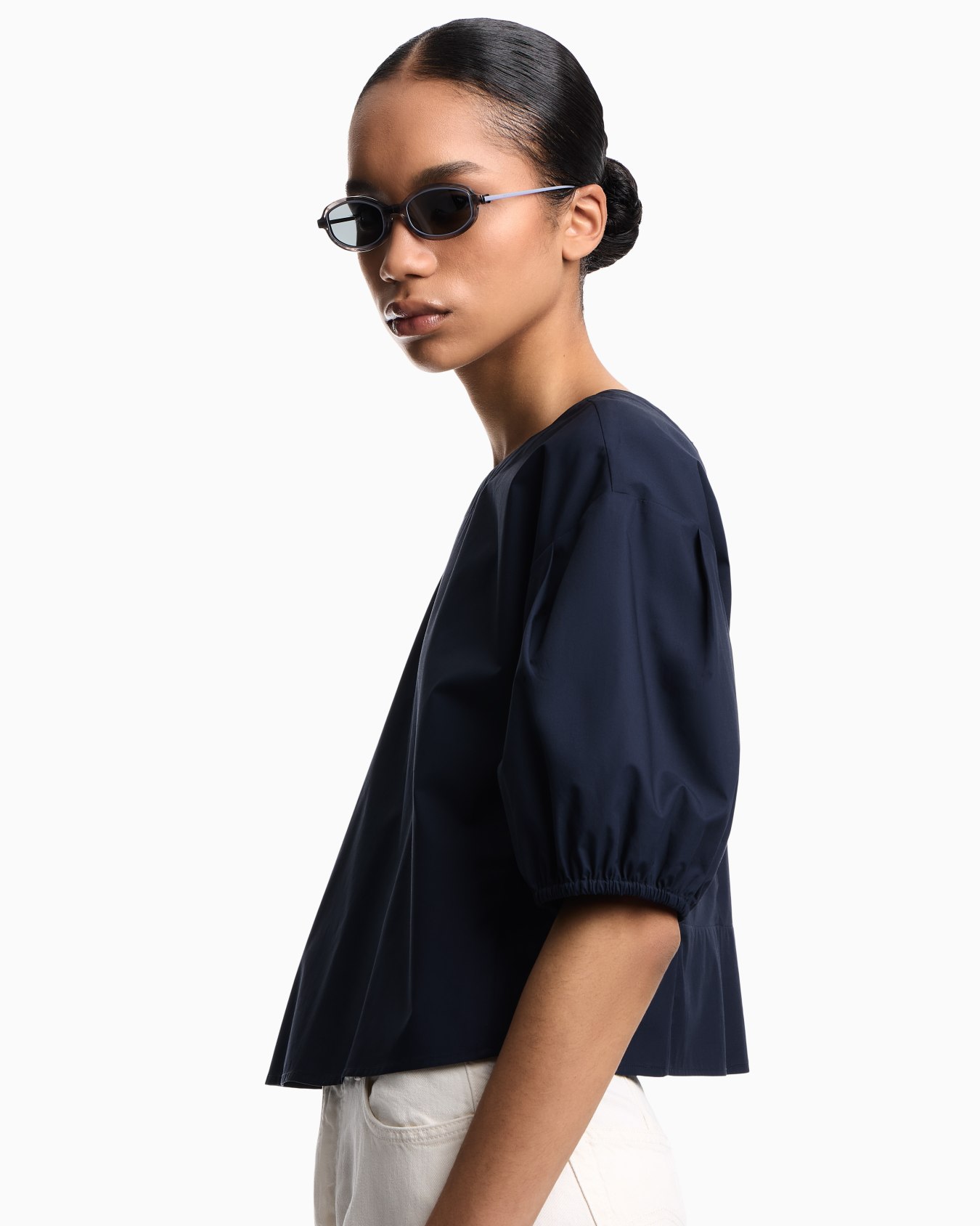 Poplin blouse with puffed sleeves Slide 4