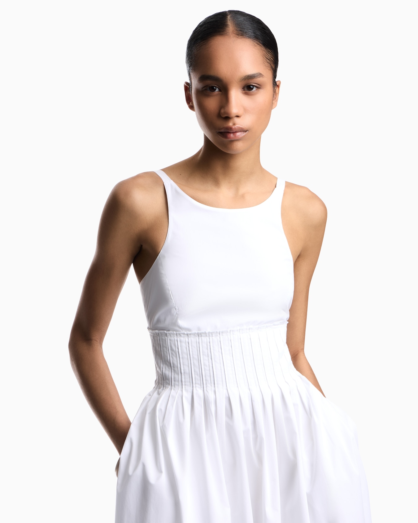 Long dress in poplin with smocked motif Slide 3