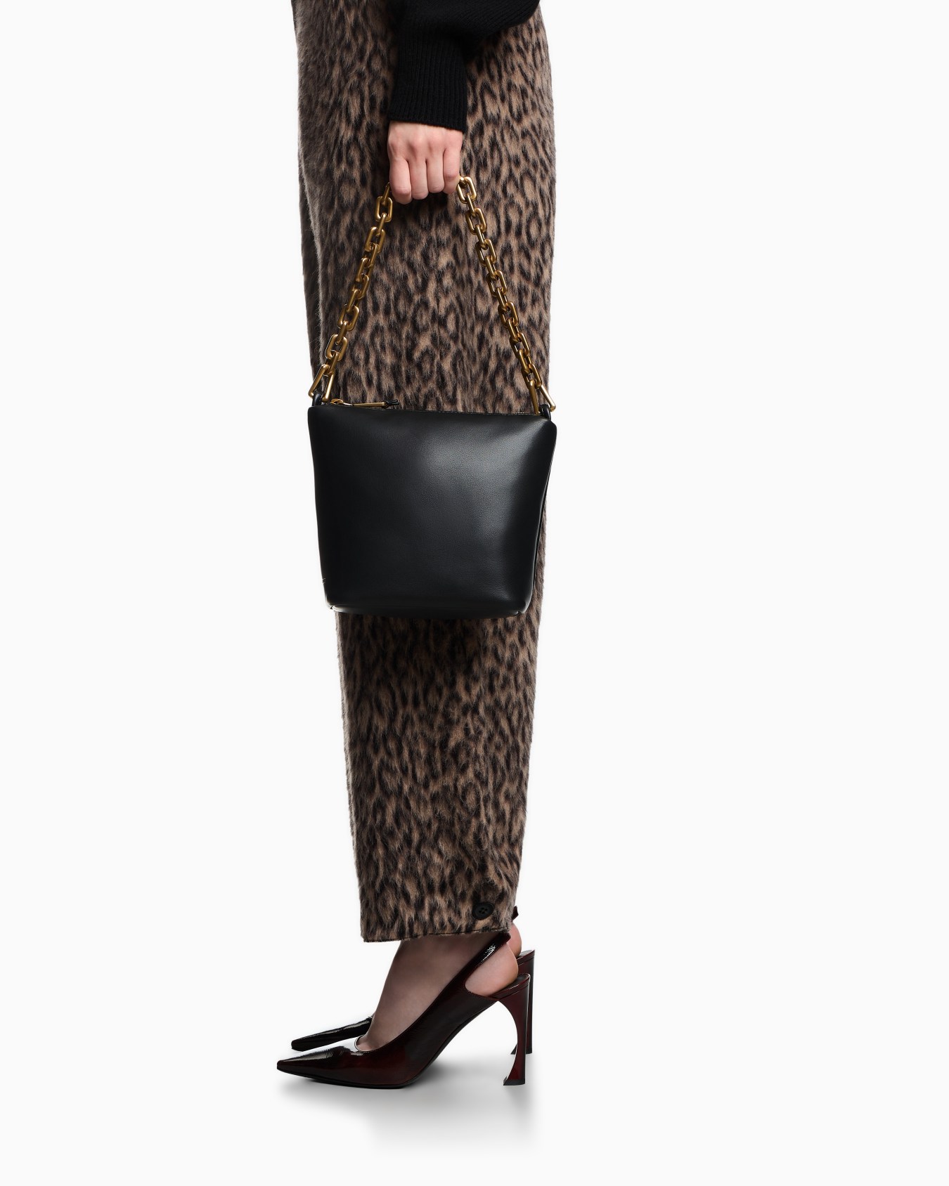 Kleine Hobo Bag aus Leder mit Kette Folie 5