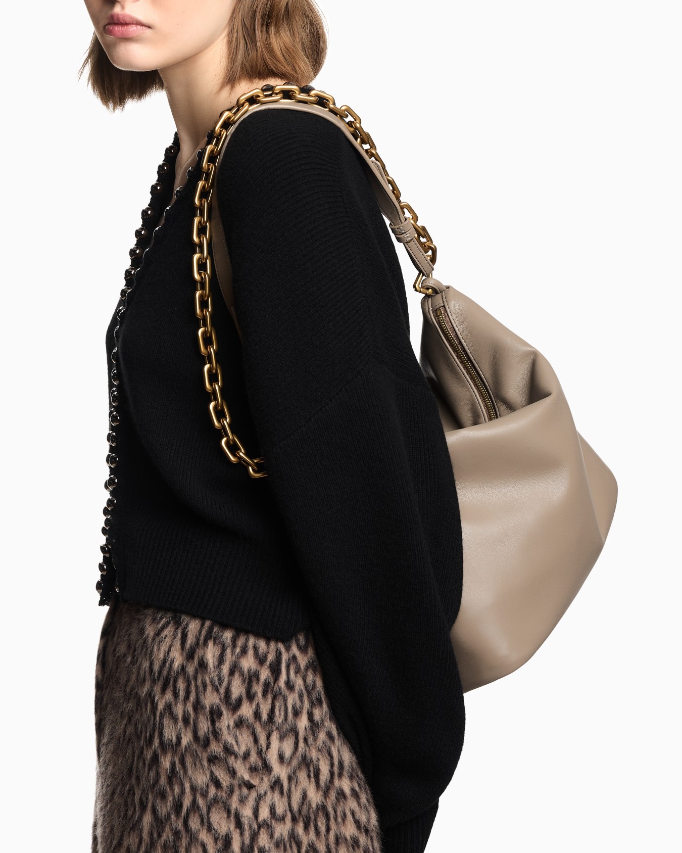 Borsa hobo media in pelle con catena Slide 6