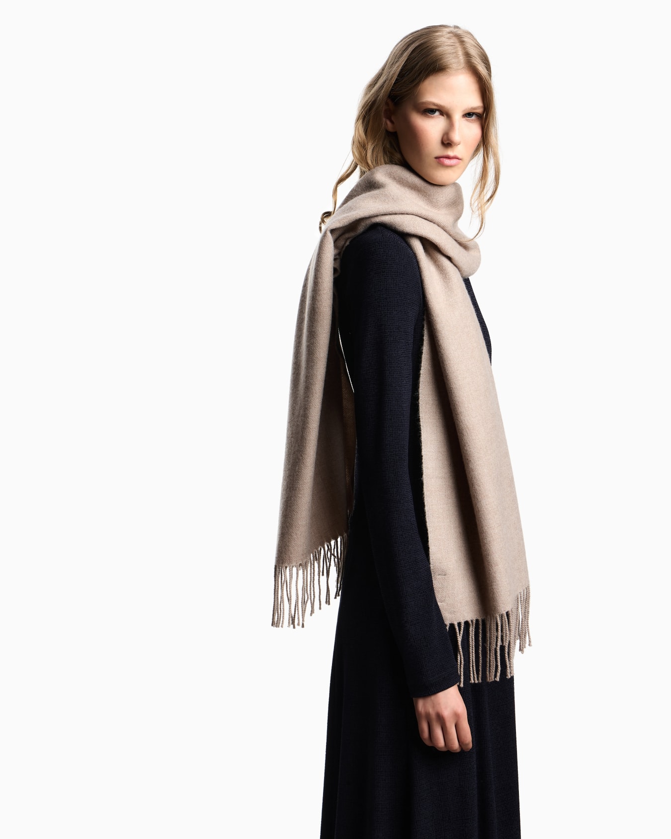 Wool stole with signature EA logo embroidery Slide 2