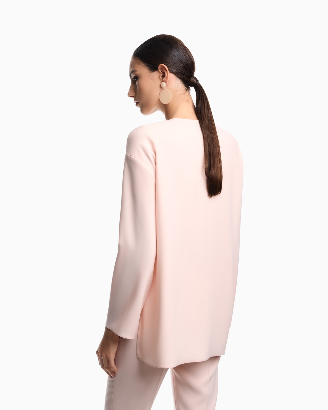 Blouse with asymmetrical closure in technical cady Slide 2