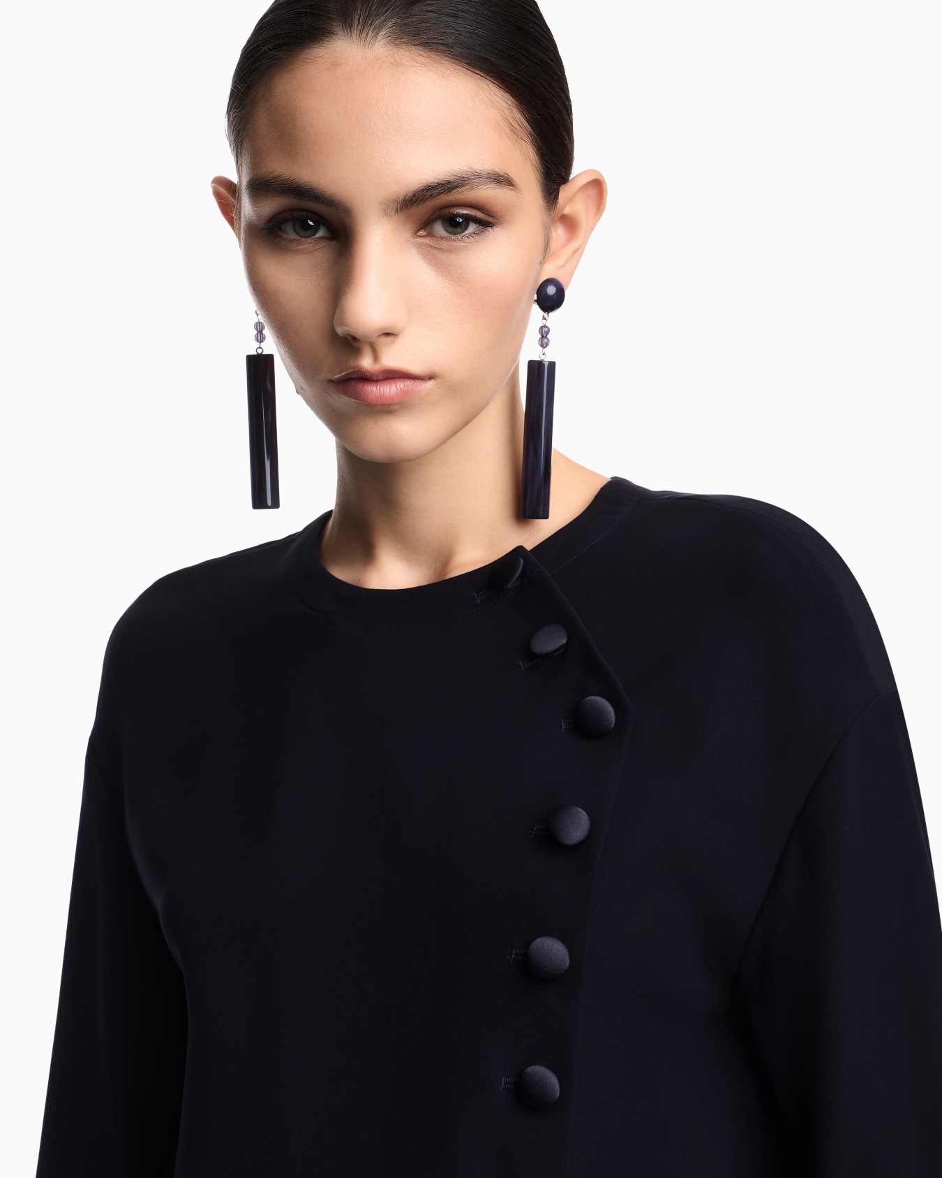 Blouse with asymmetrical closure in technical cady Slide 4