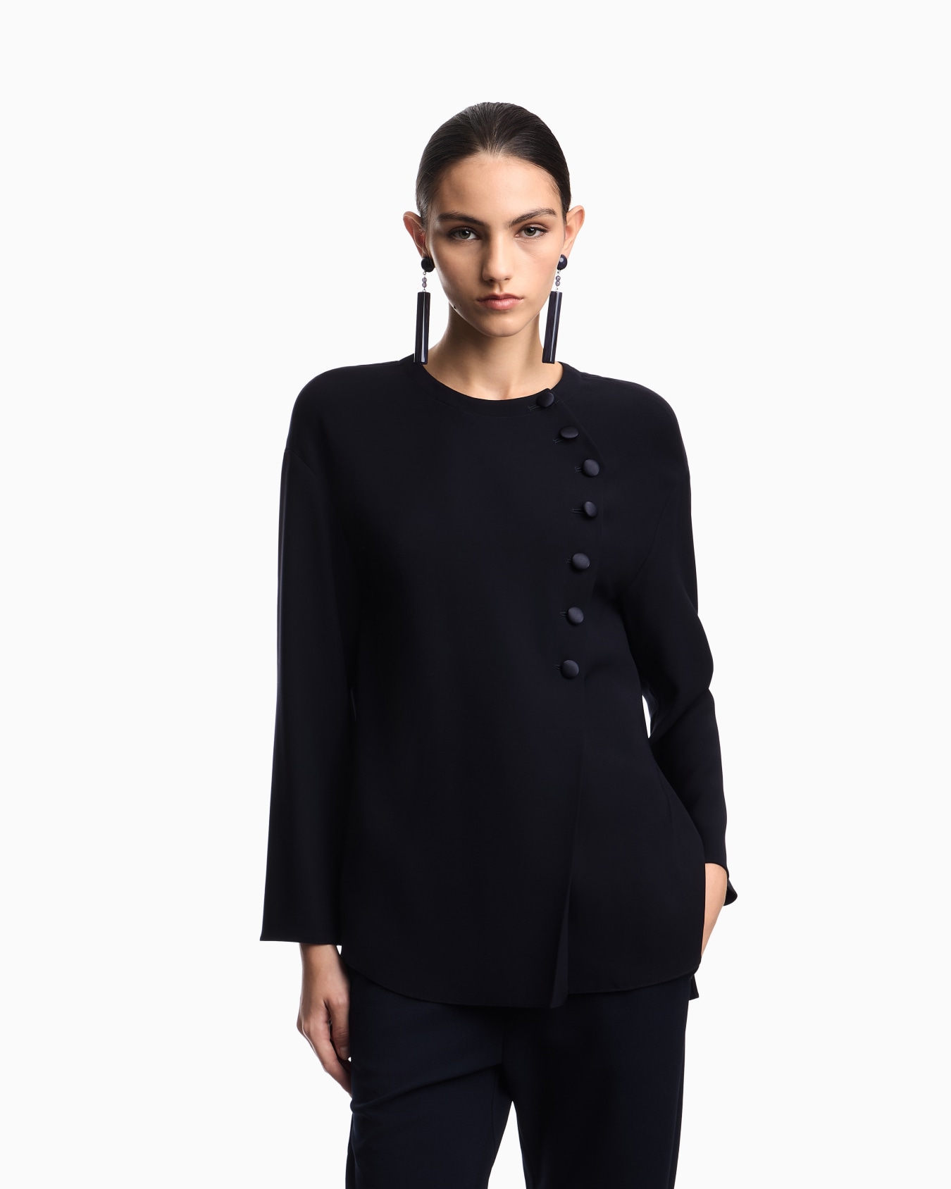 Blouse with asymmetrical closure in technical cady Slide 3