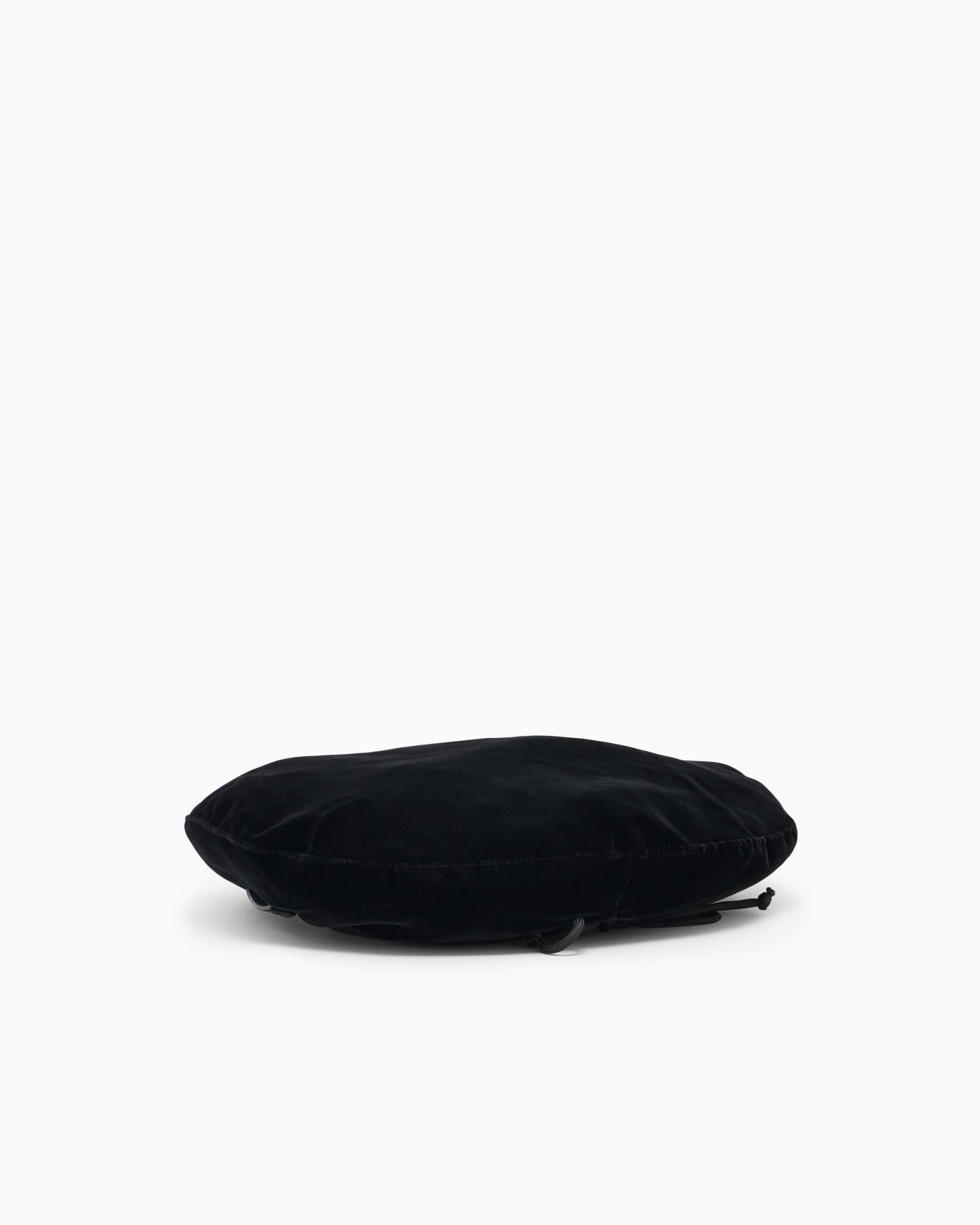 Velvet beret Slide 1