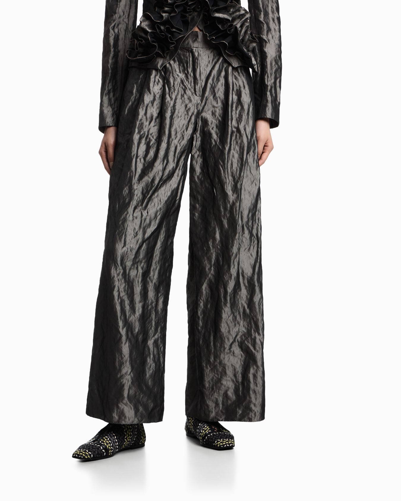 Memory-taffeta trousers with pleats Slide 3
