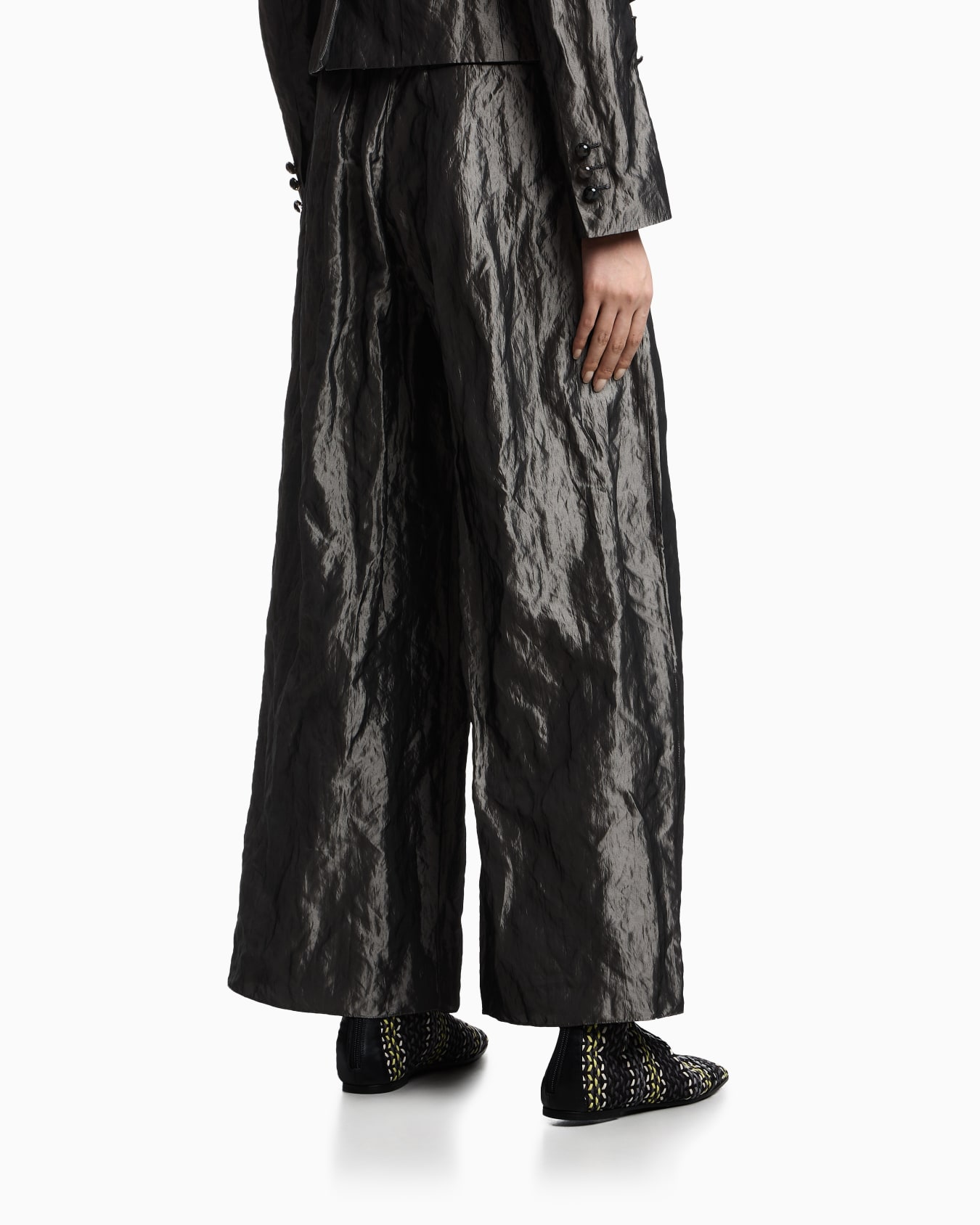 Memory-taffeta trousers with pleats Slide 2